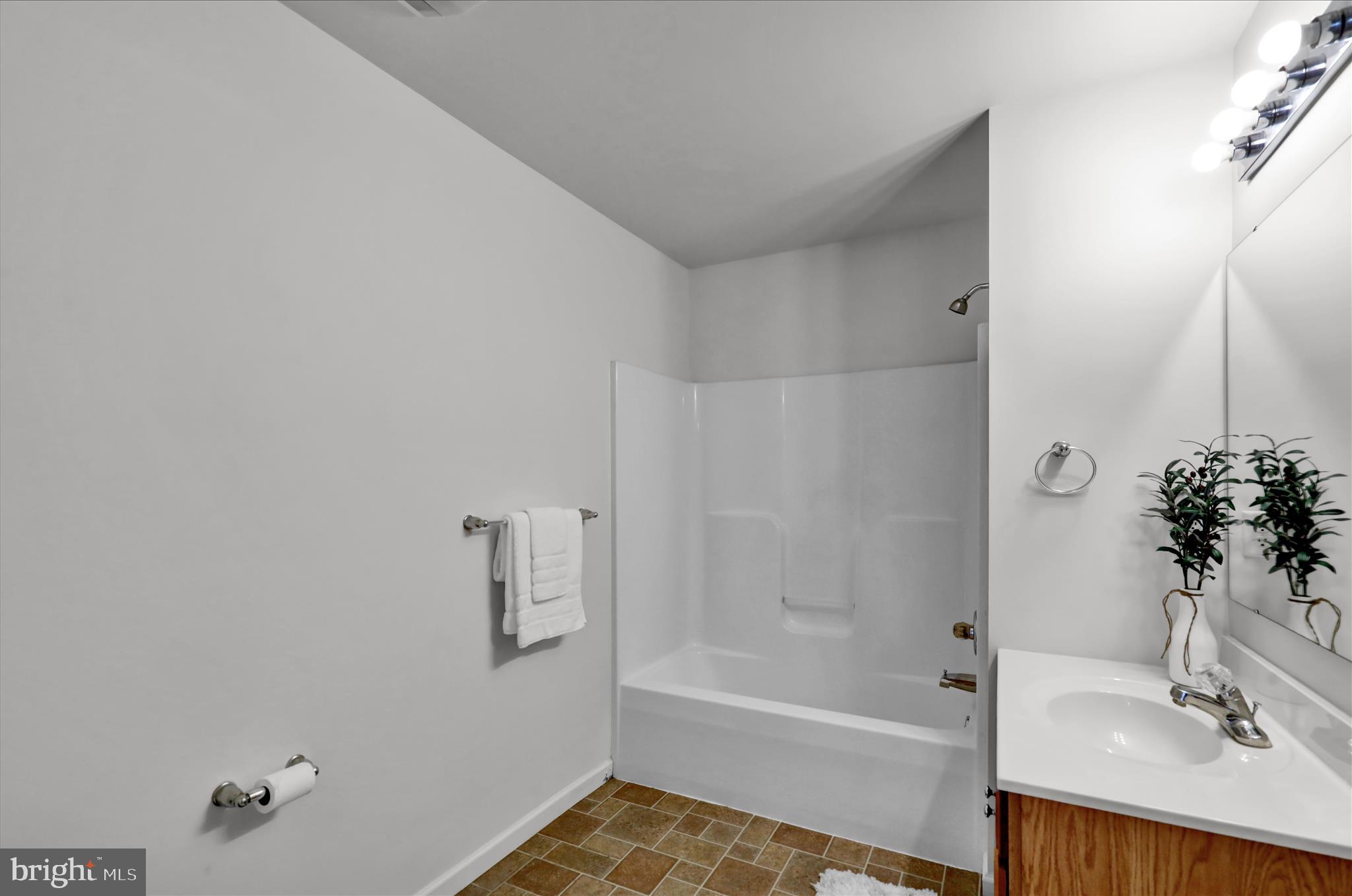 LAUREL SPRINGS - Residential