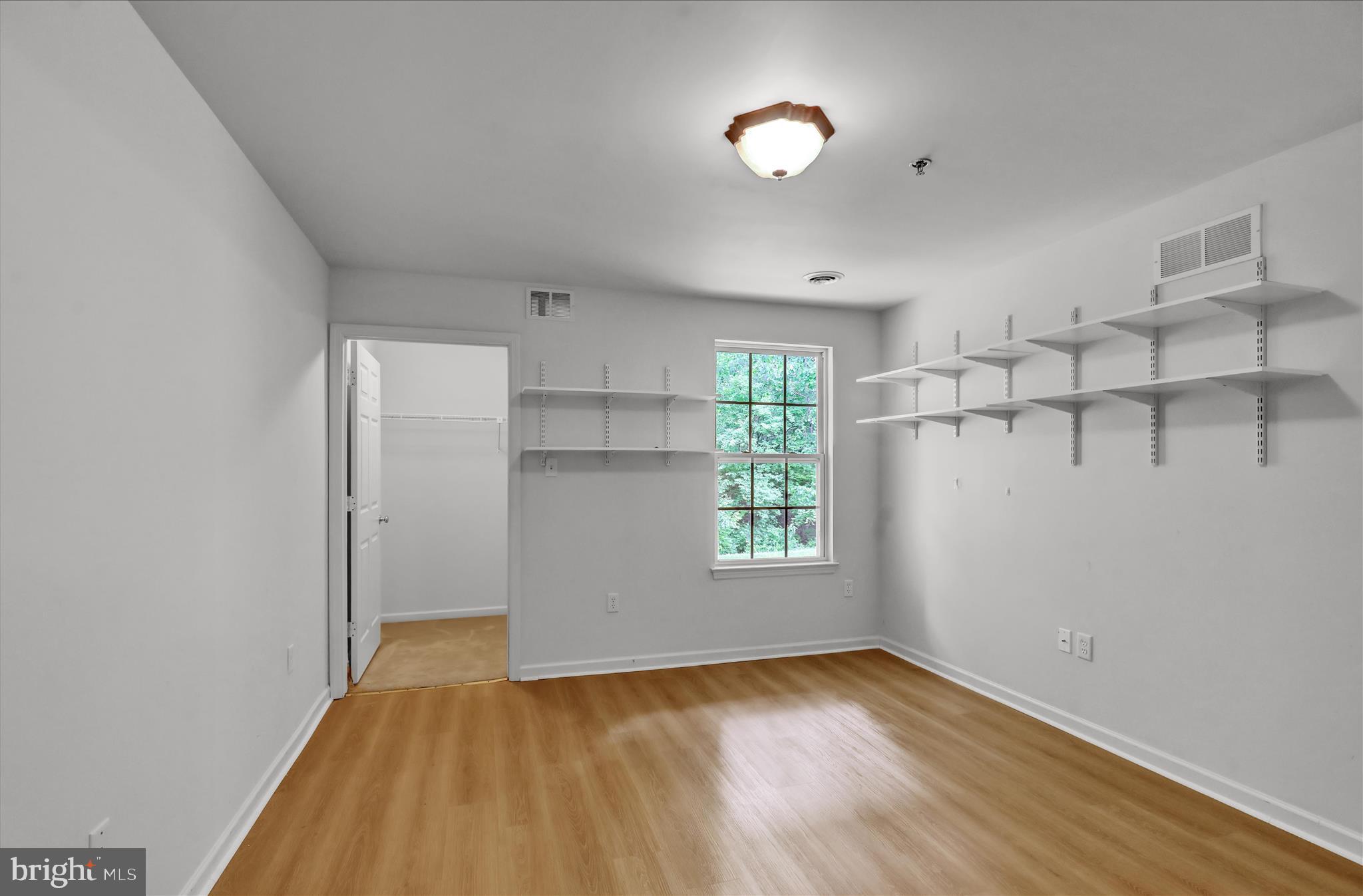 LAUREL SPRINGS - Residential