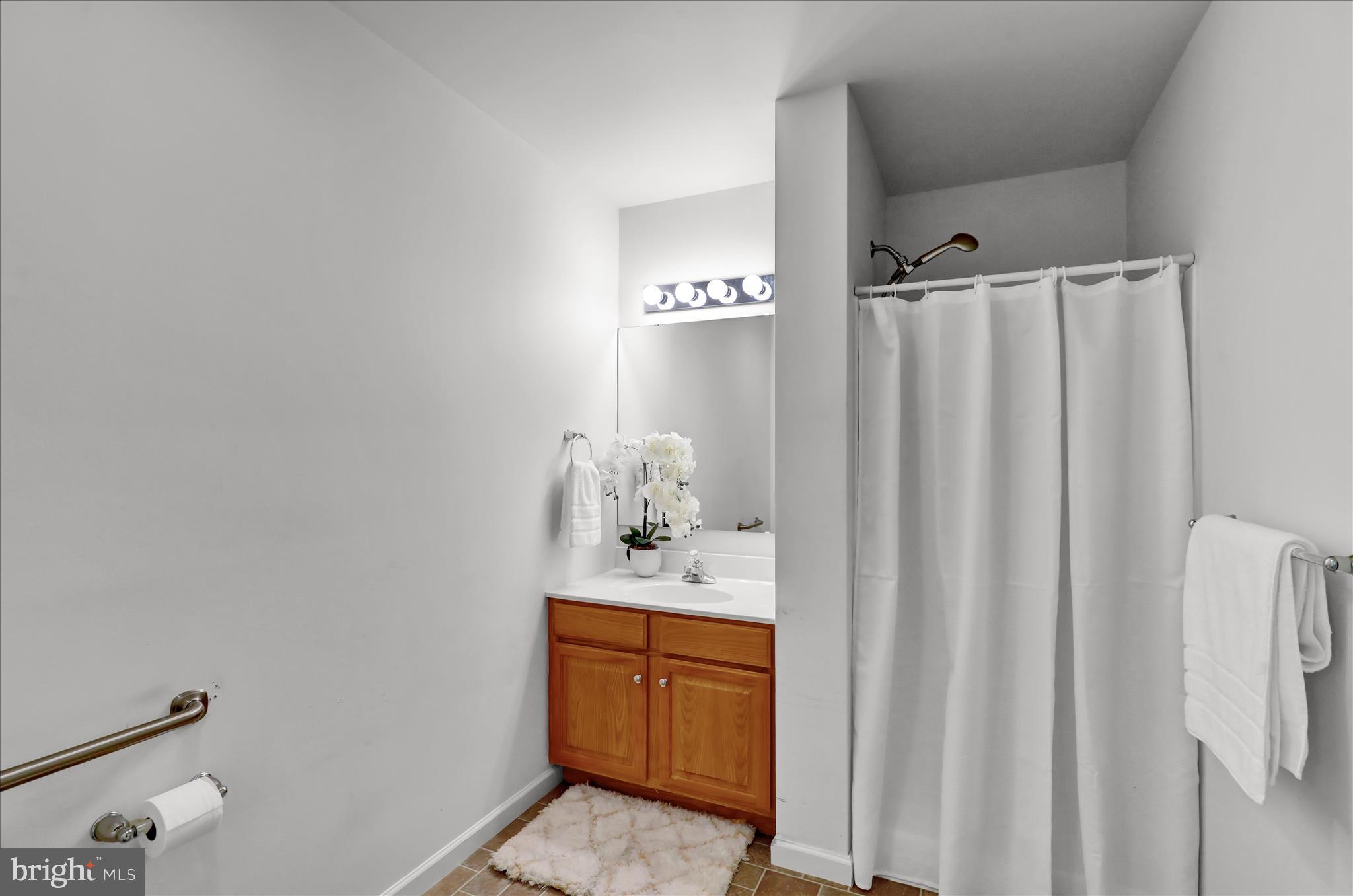 LAUREL SPRINGS - Residential
