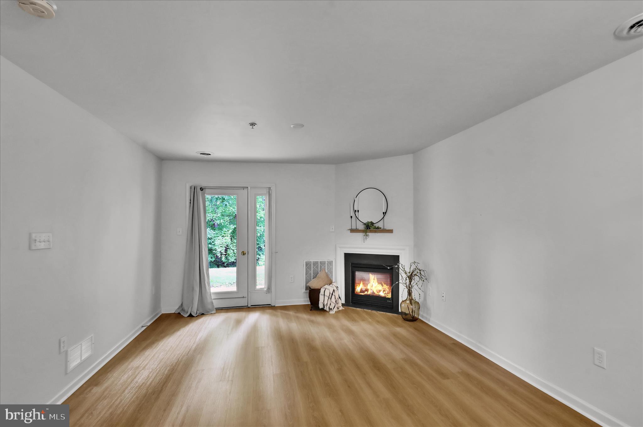 LAUREL SPRINGS - Residential