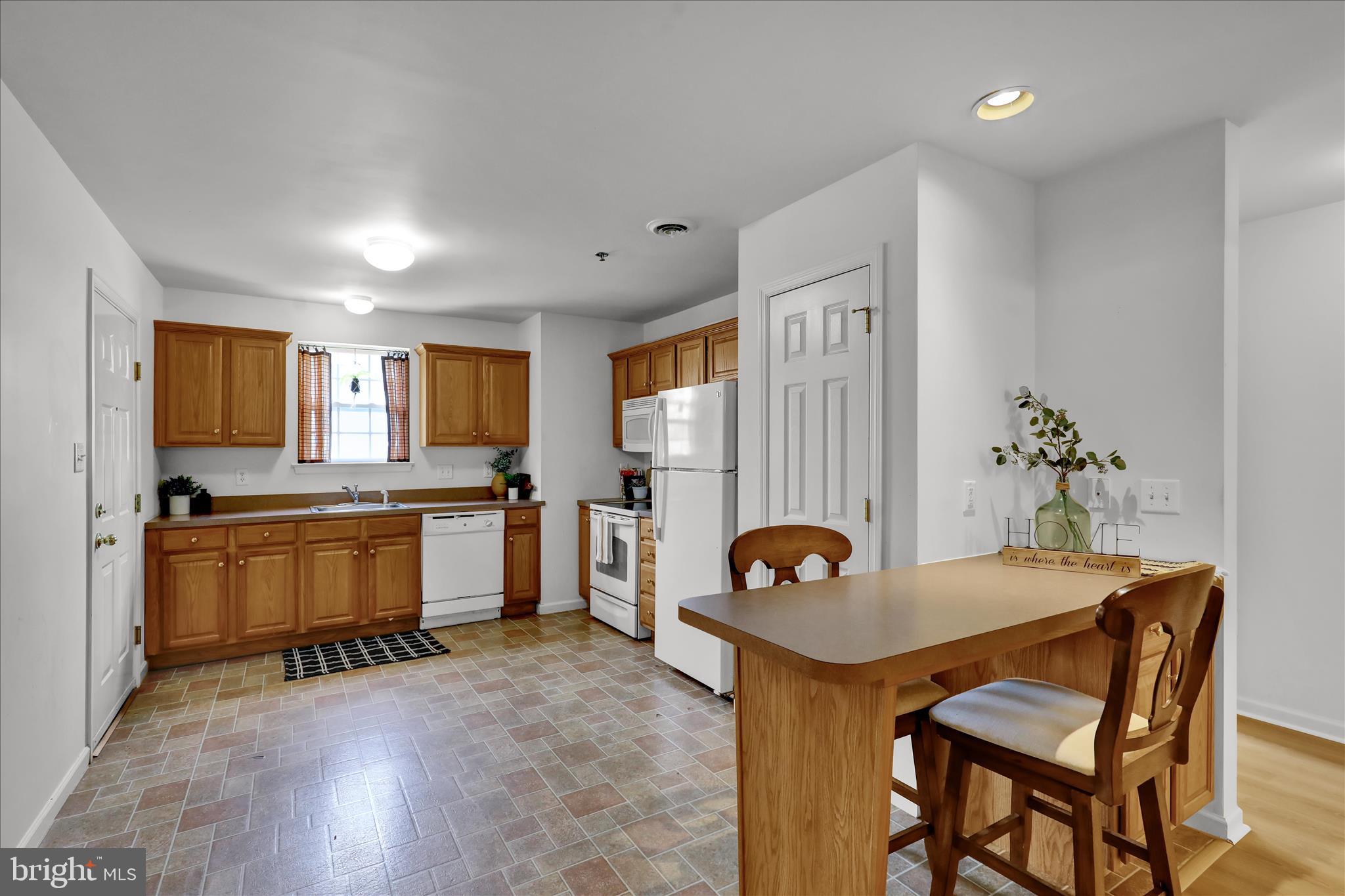 LAUREL SPRINGS - Residential