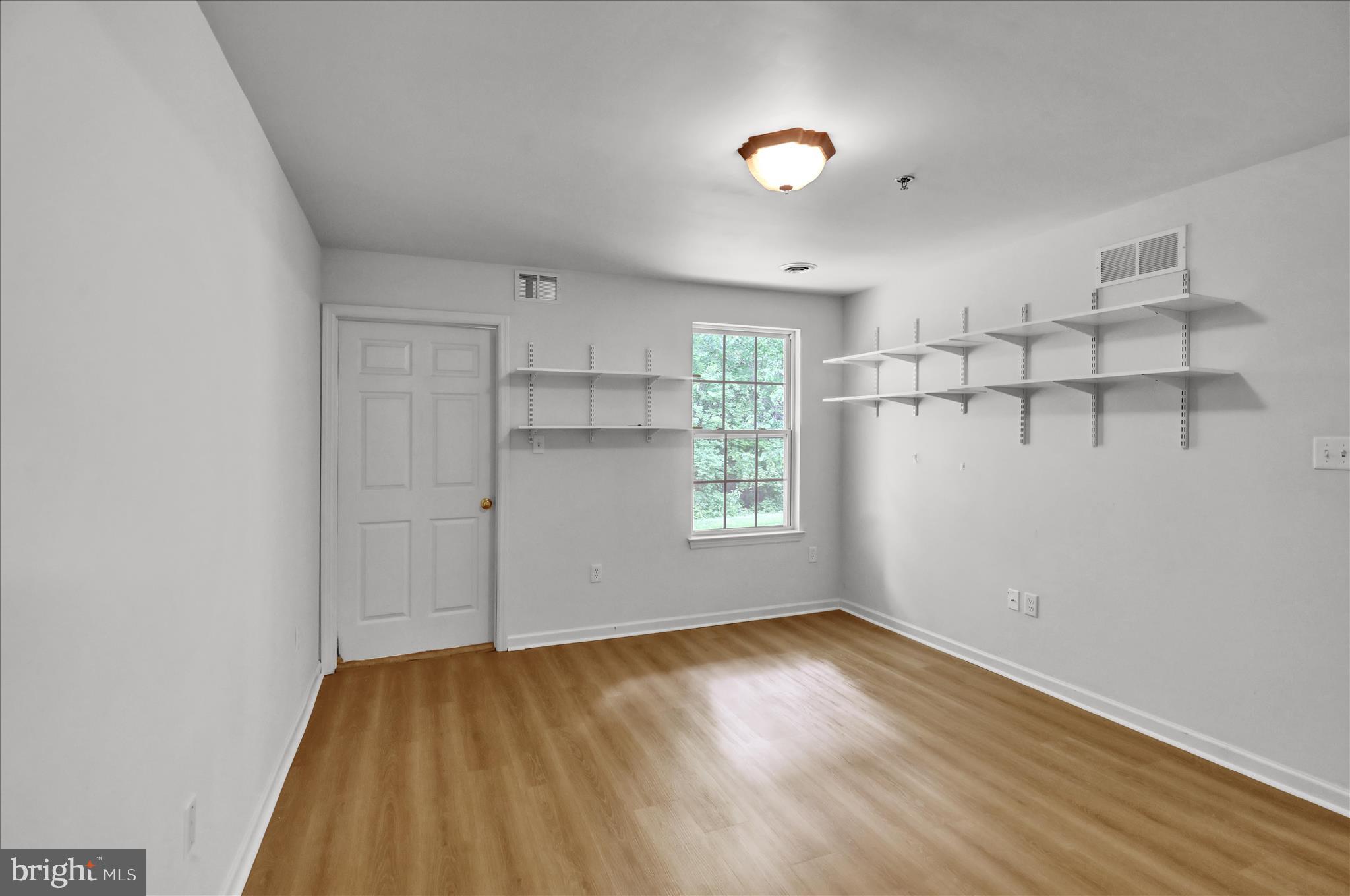 LAUREL SPRINGS - Residential