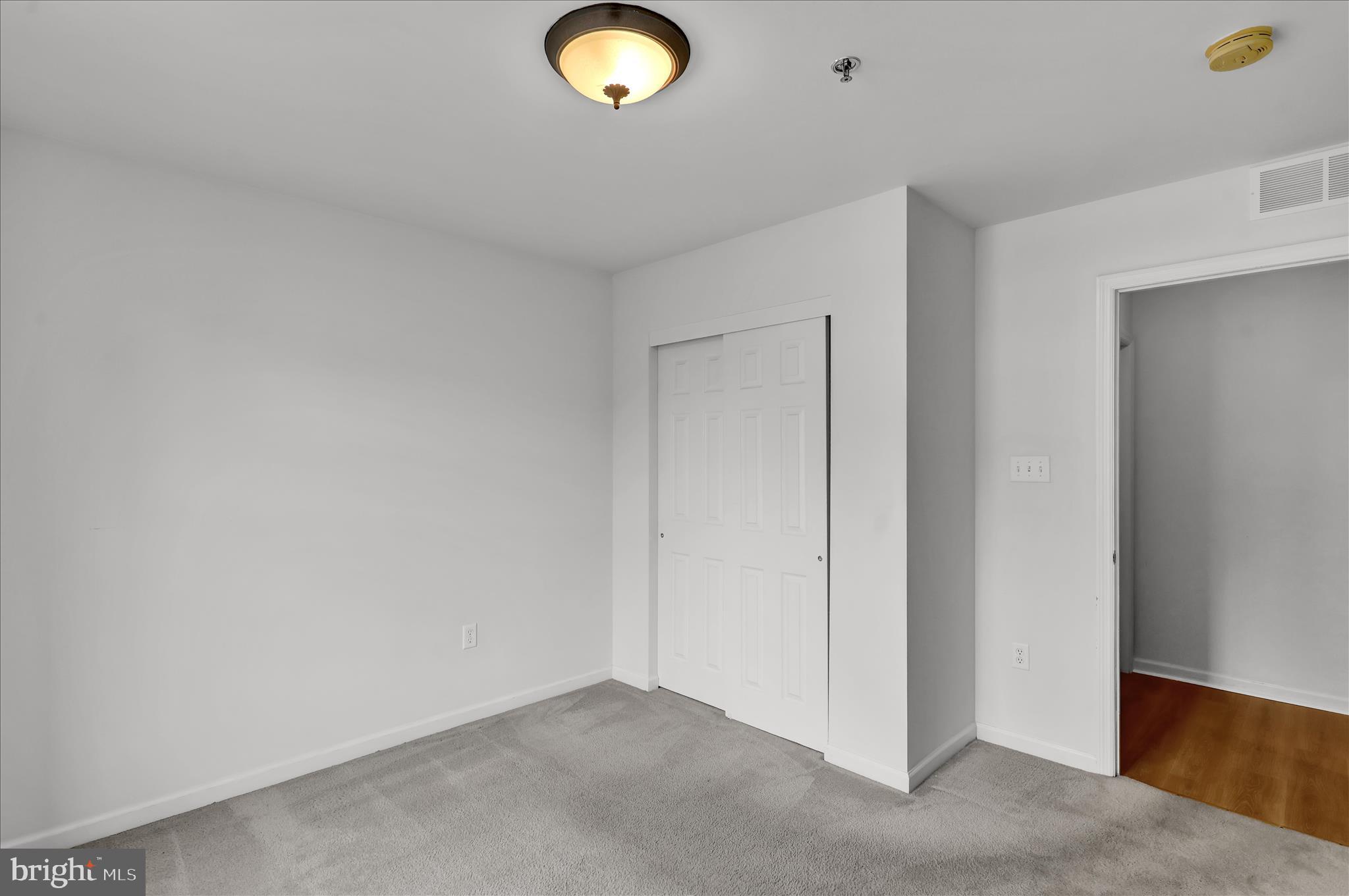 LAUREL SPRINGS - Residential