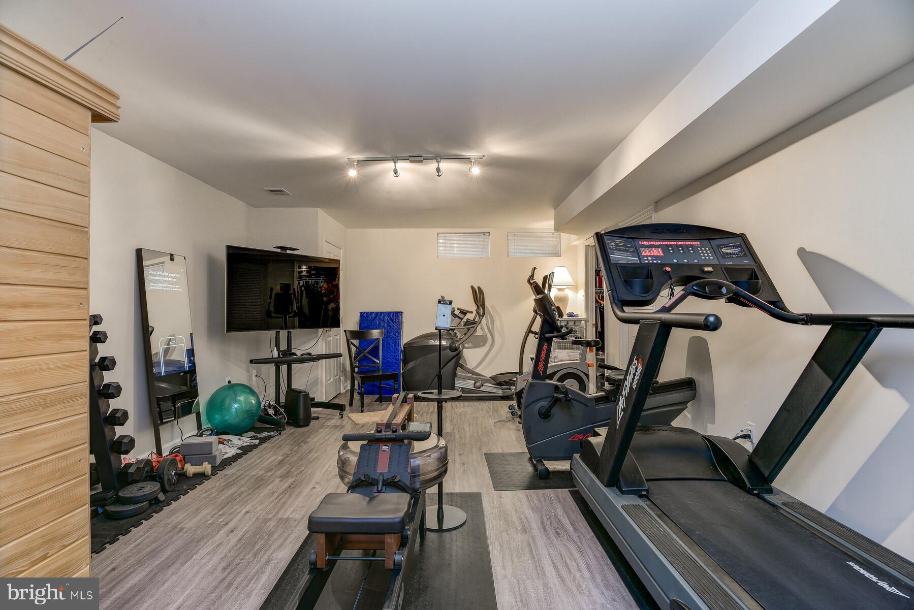 HOYLES MILL VILLAGE - Residential