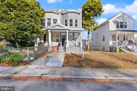 Townhouse For Sale - 822 E 41st Street<br/> BALTIMORE, MD 21218