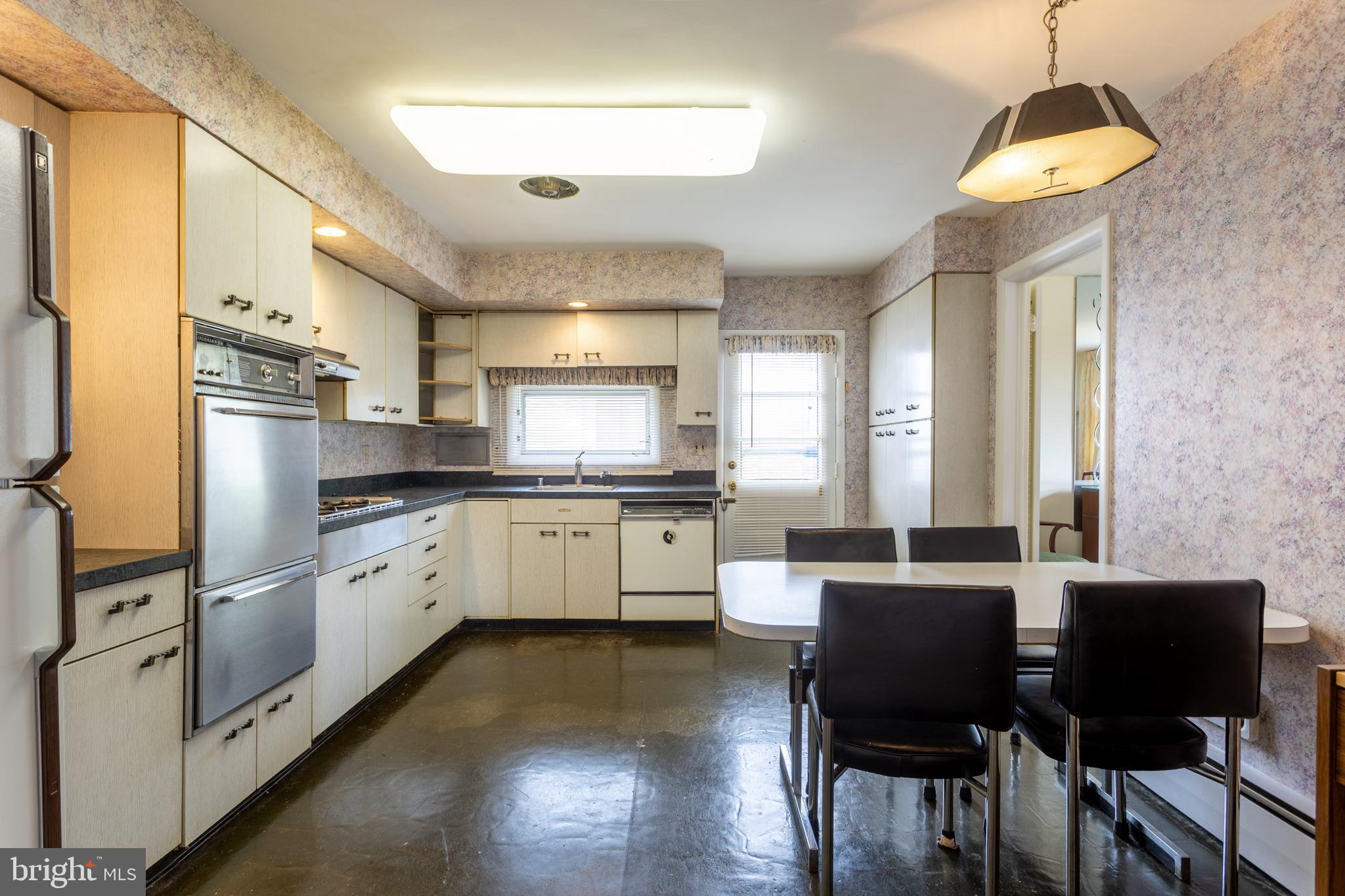 MEADOWOOD - Residential