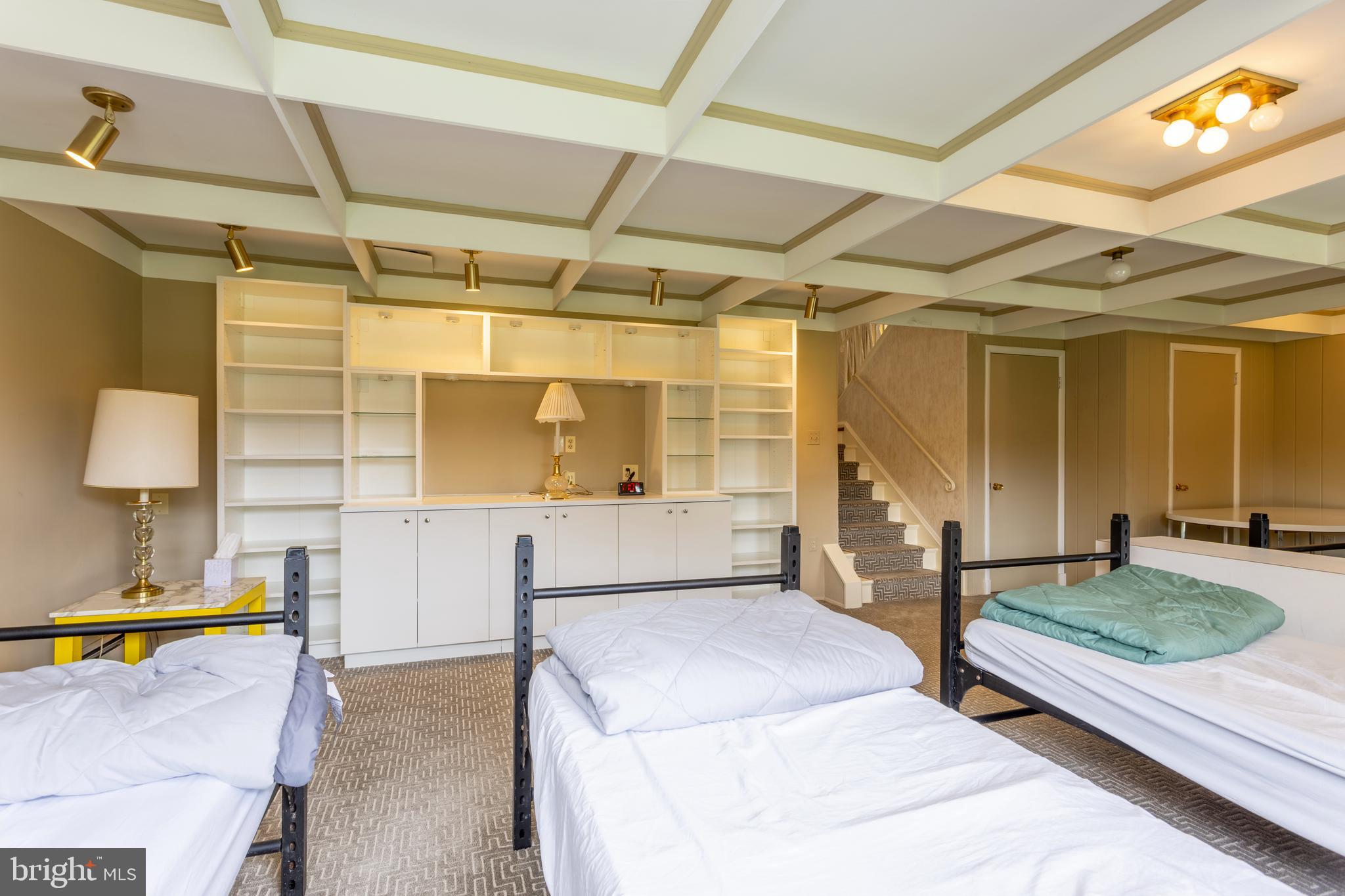 MEADOWOOD - Residential