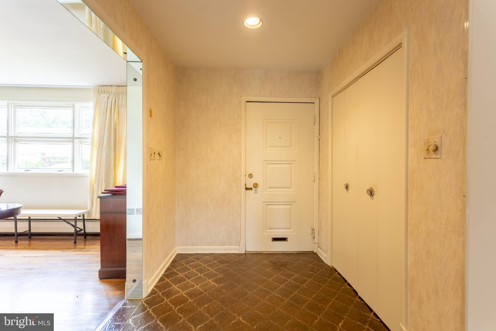 MEADOWOOD - Residential