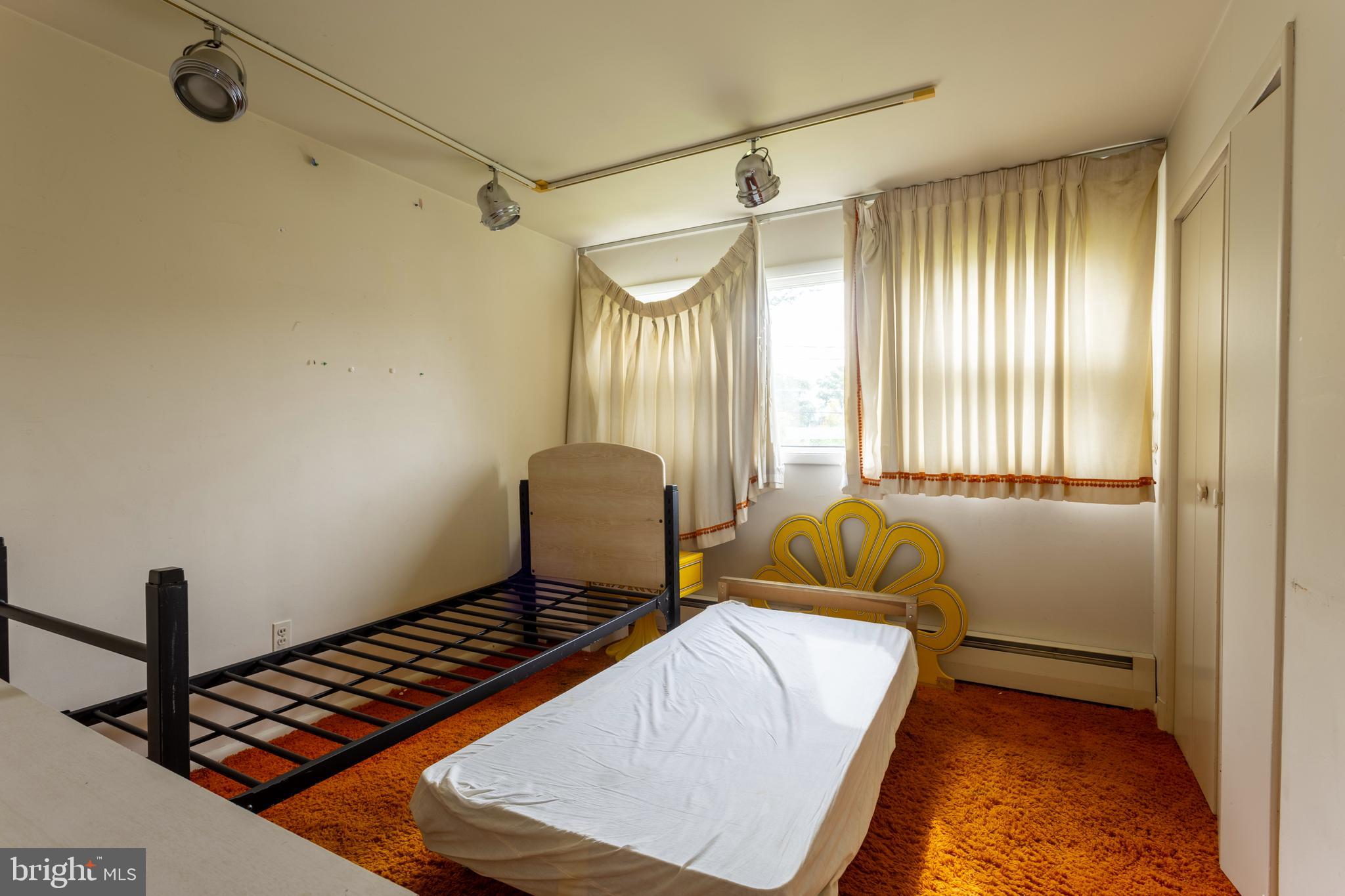 MEADOWOOD - Residential