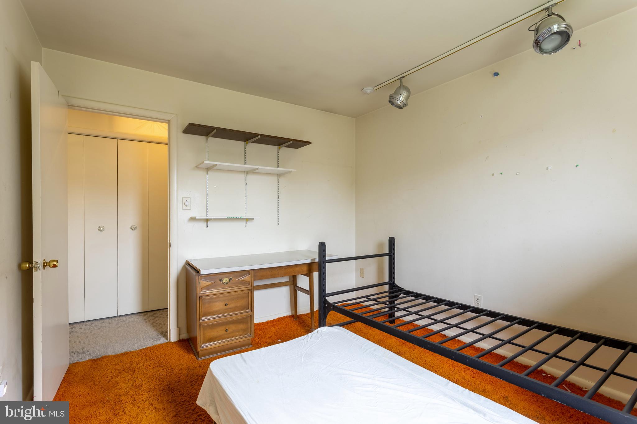 MEADOWOOD - Residential