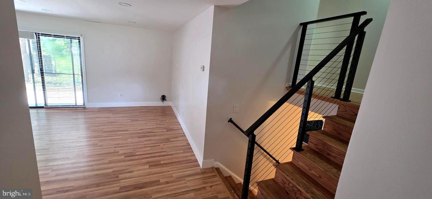 HOLMES RUN VILLAGE - Residential