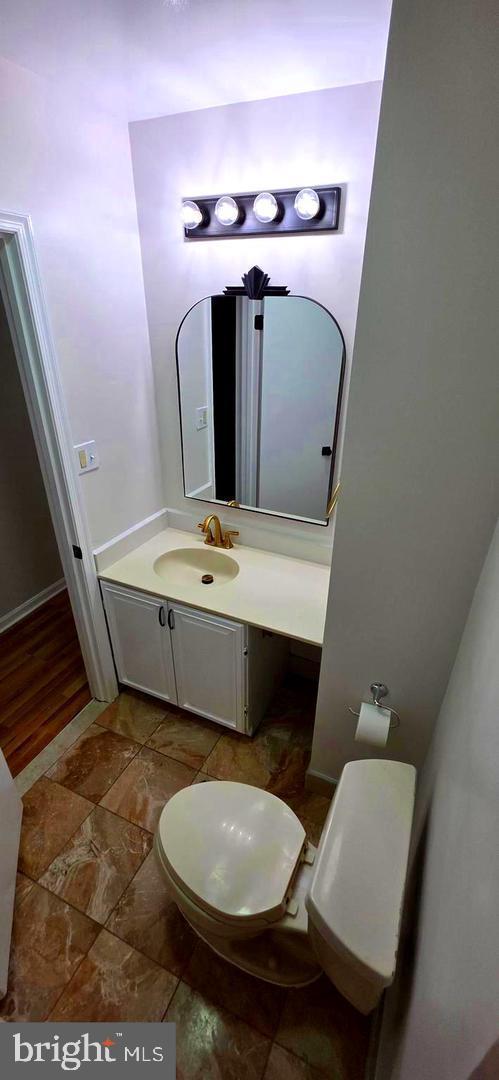 HOLMES RUN VILLAGE - Residential