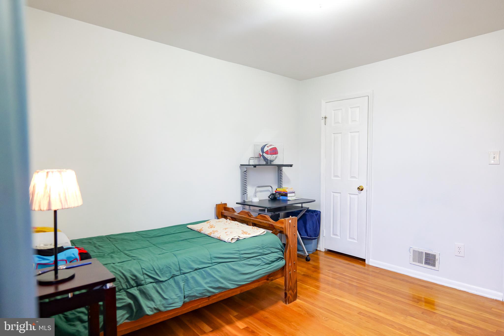 CALVERTON - Residential