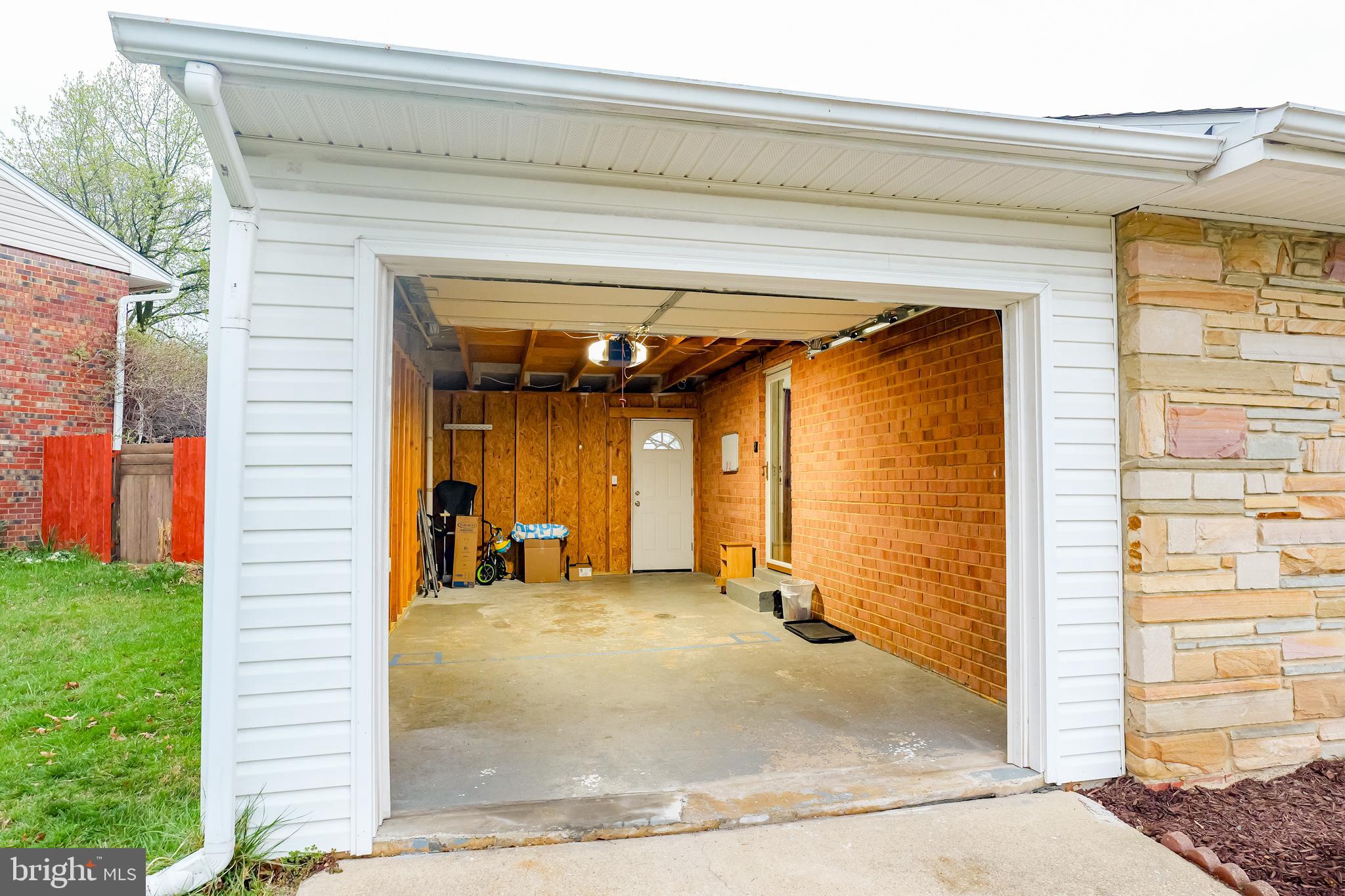 CALVERTON - Residential