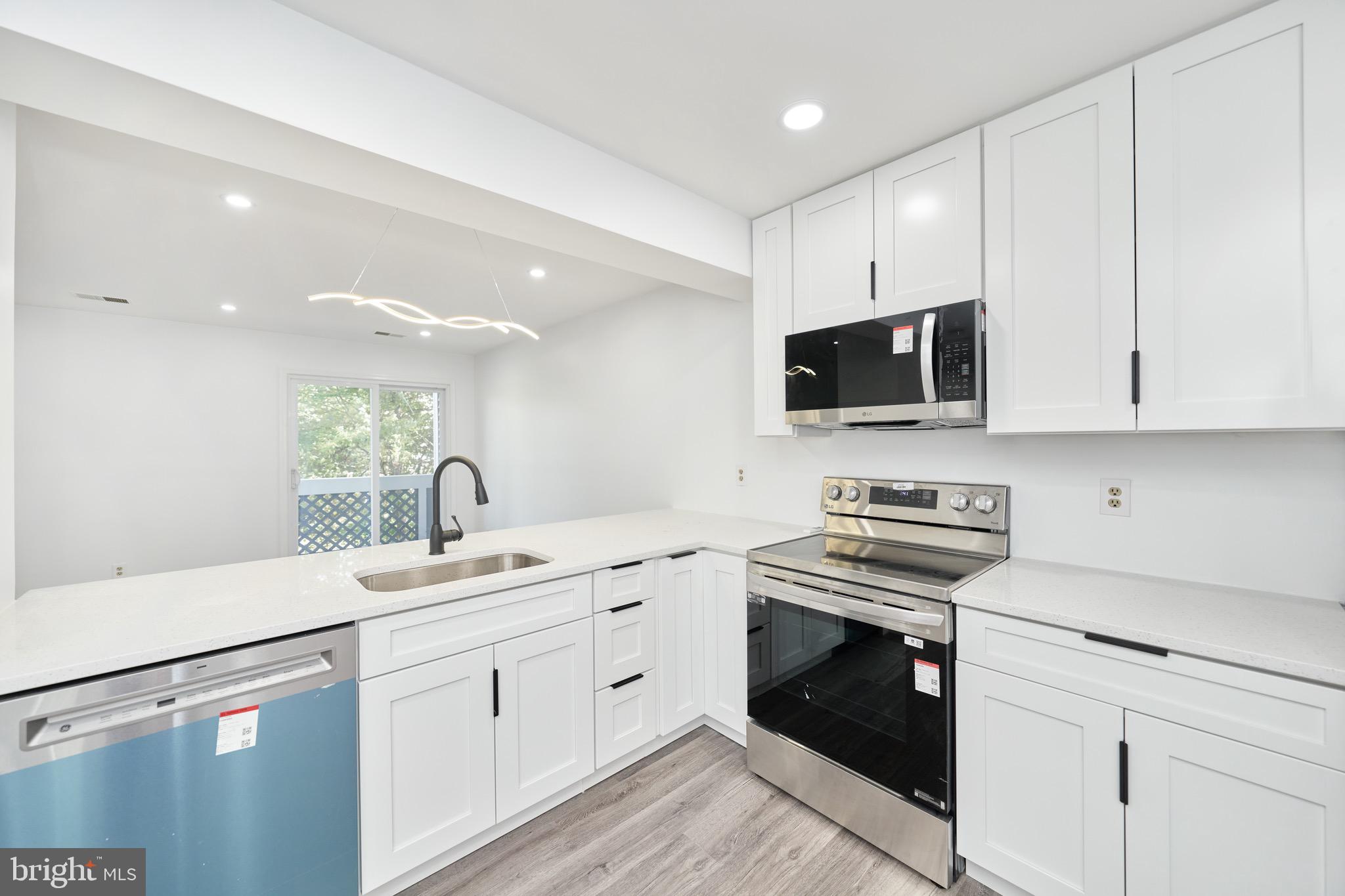 GRAYS POINTE - Residential