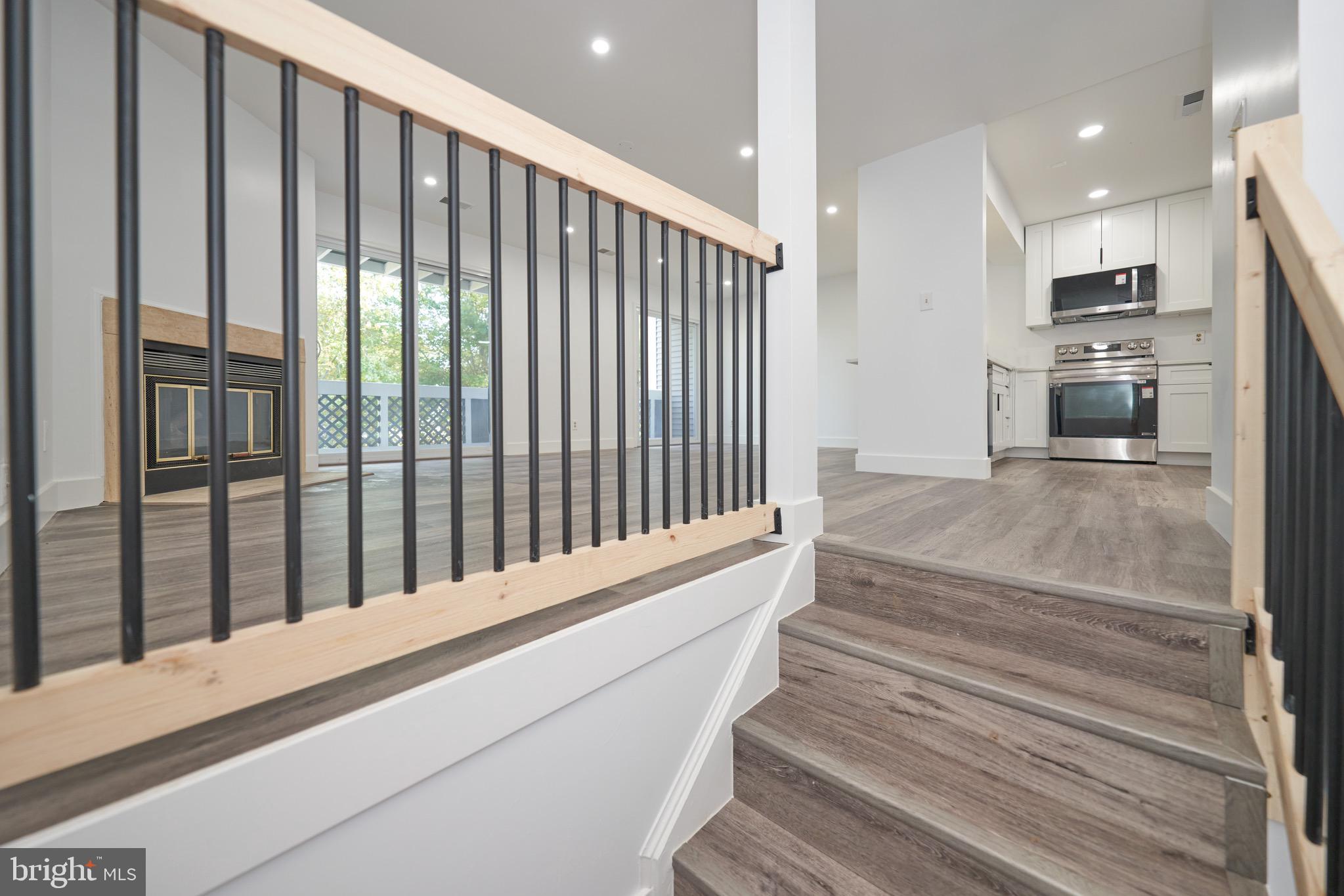 GRAYS POINTE - Residential