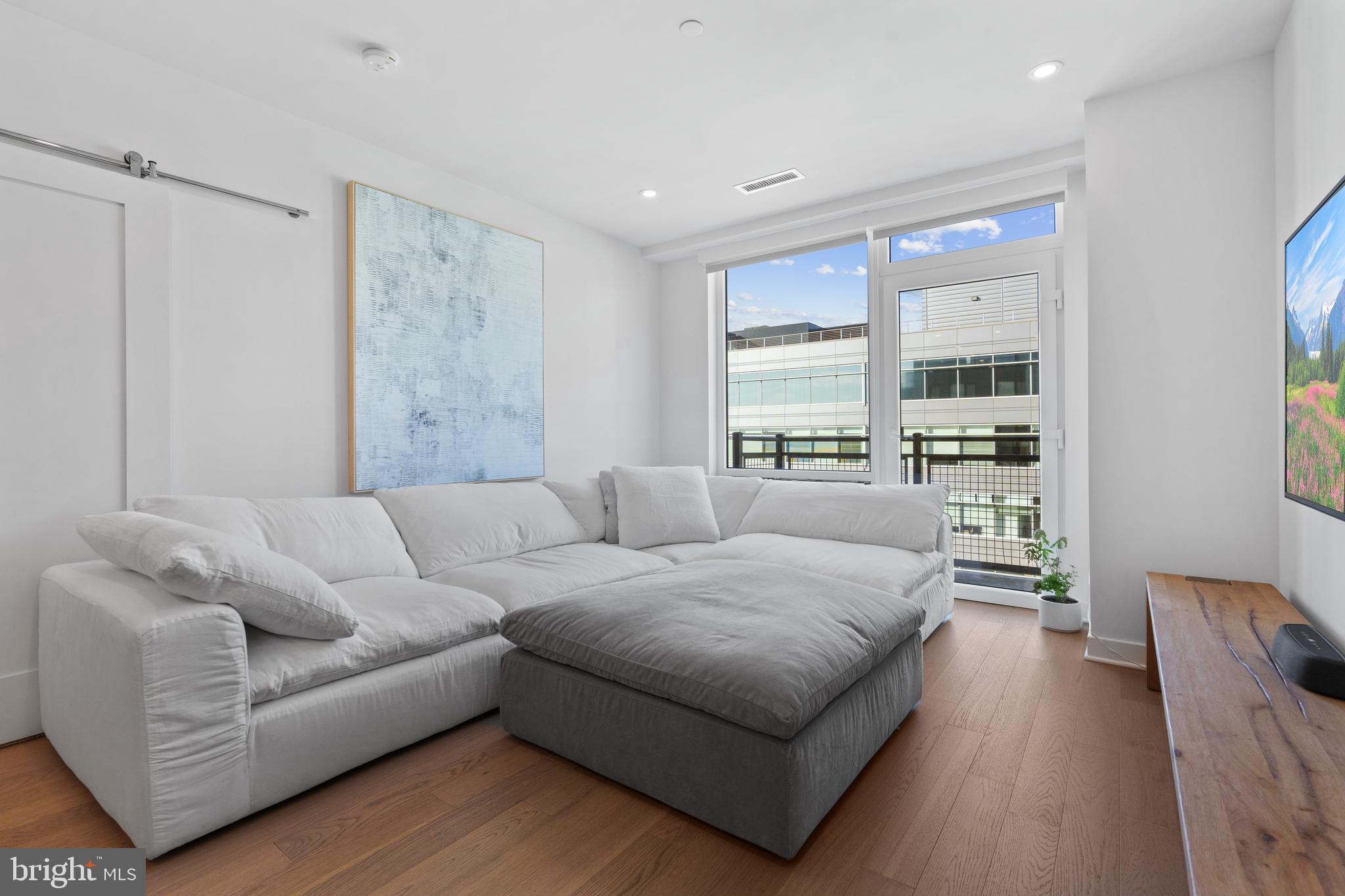 37 L STREET SE 1001