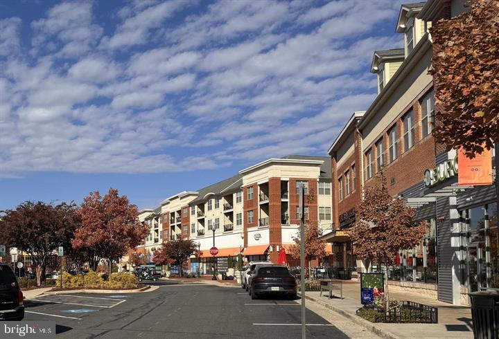 LOFTS AT VILLAGE WALK - Residential Lease