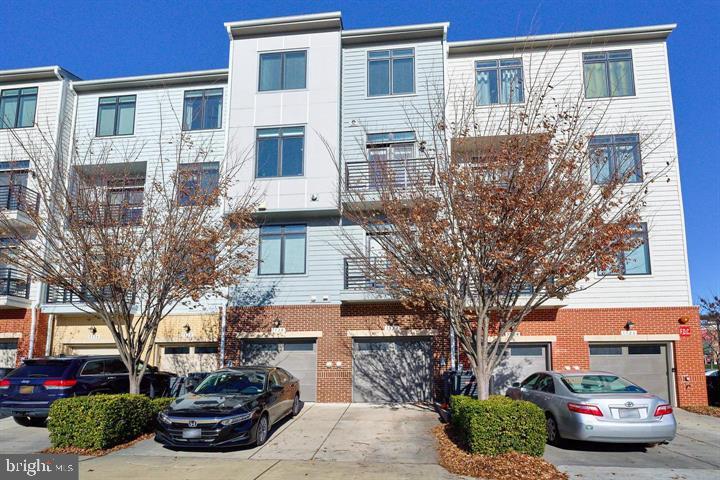 LOFTS AT VILLAGE WALK - Residential Lease