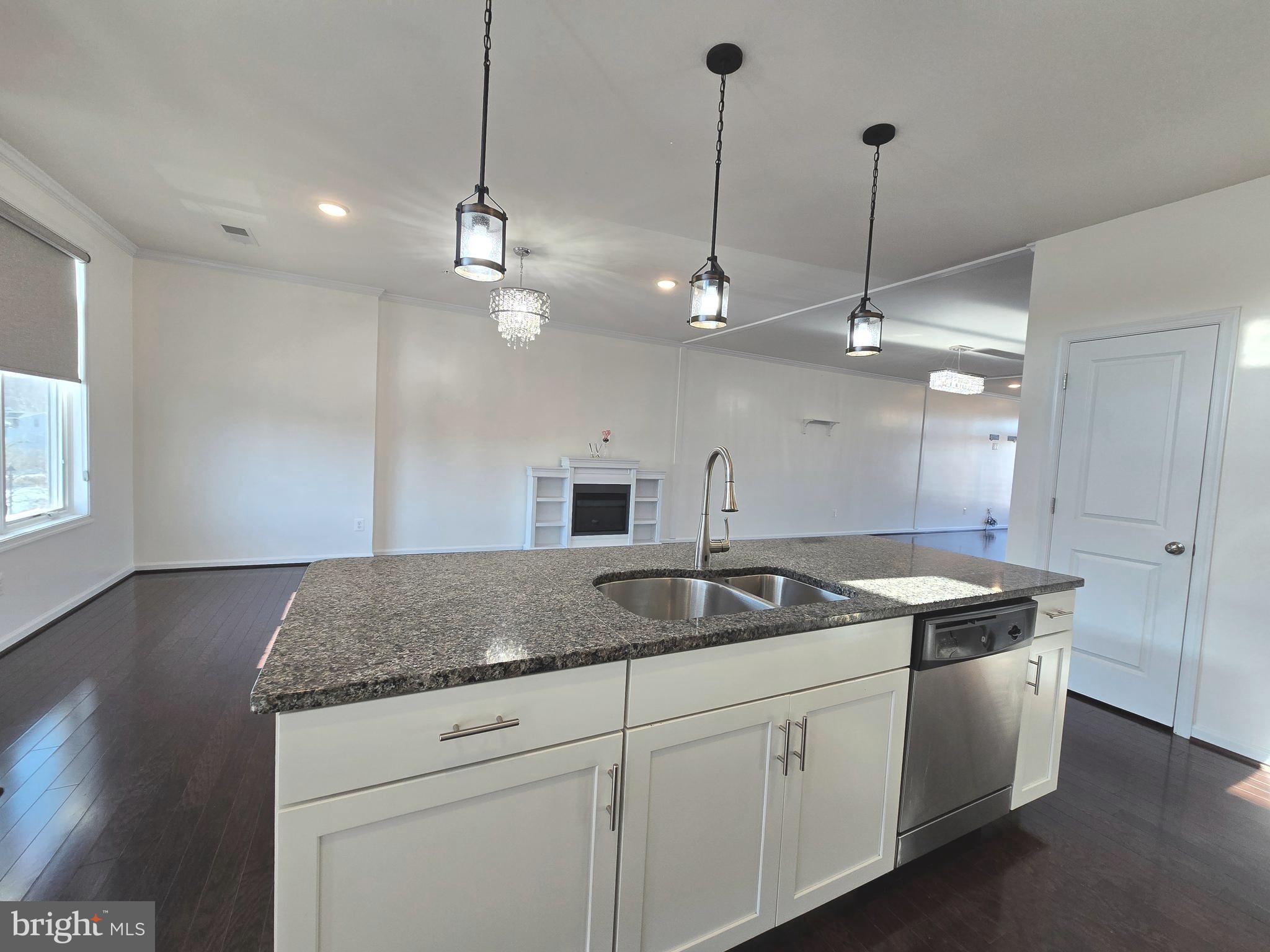 LOFTS AT VILLAGE WALK - Residential Lease