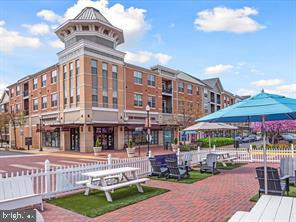 LOFTS AT VILLAGE WALK - Residential Lease