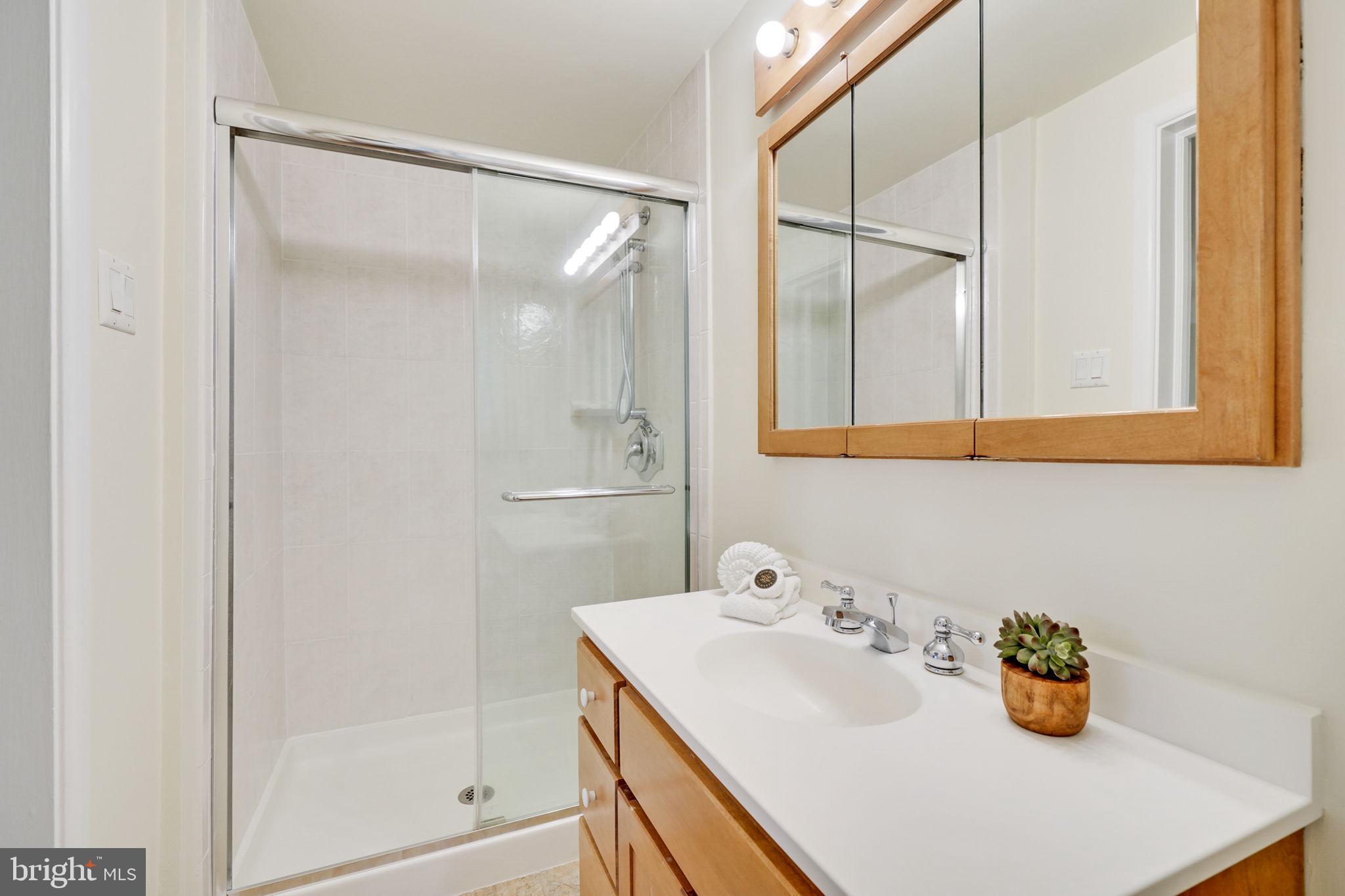 BROADMONT - Residential