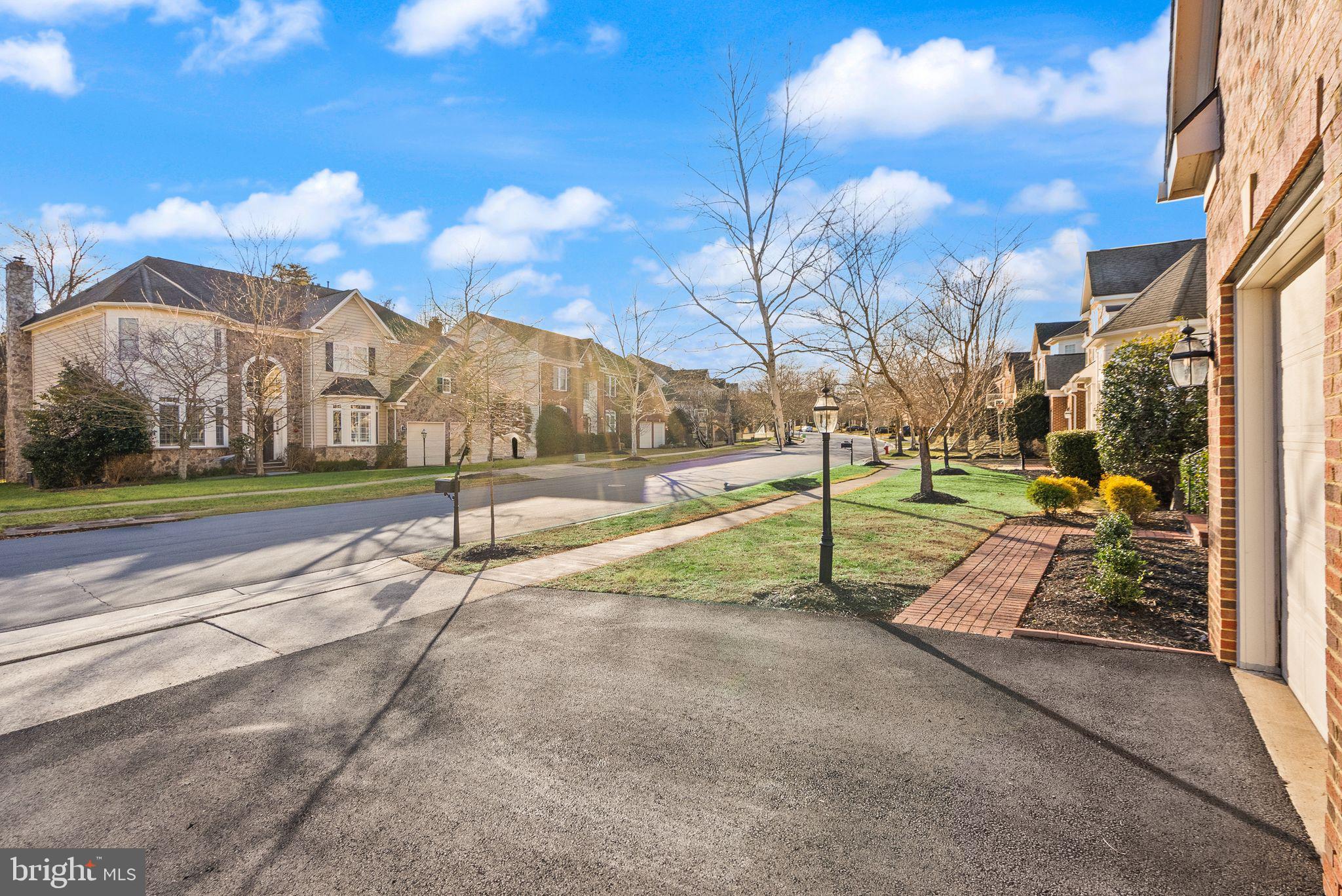 LANSDOWNE ON THE POTOMAC - Residential