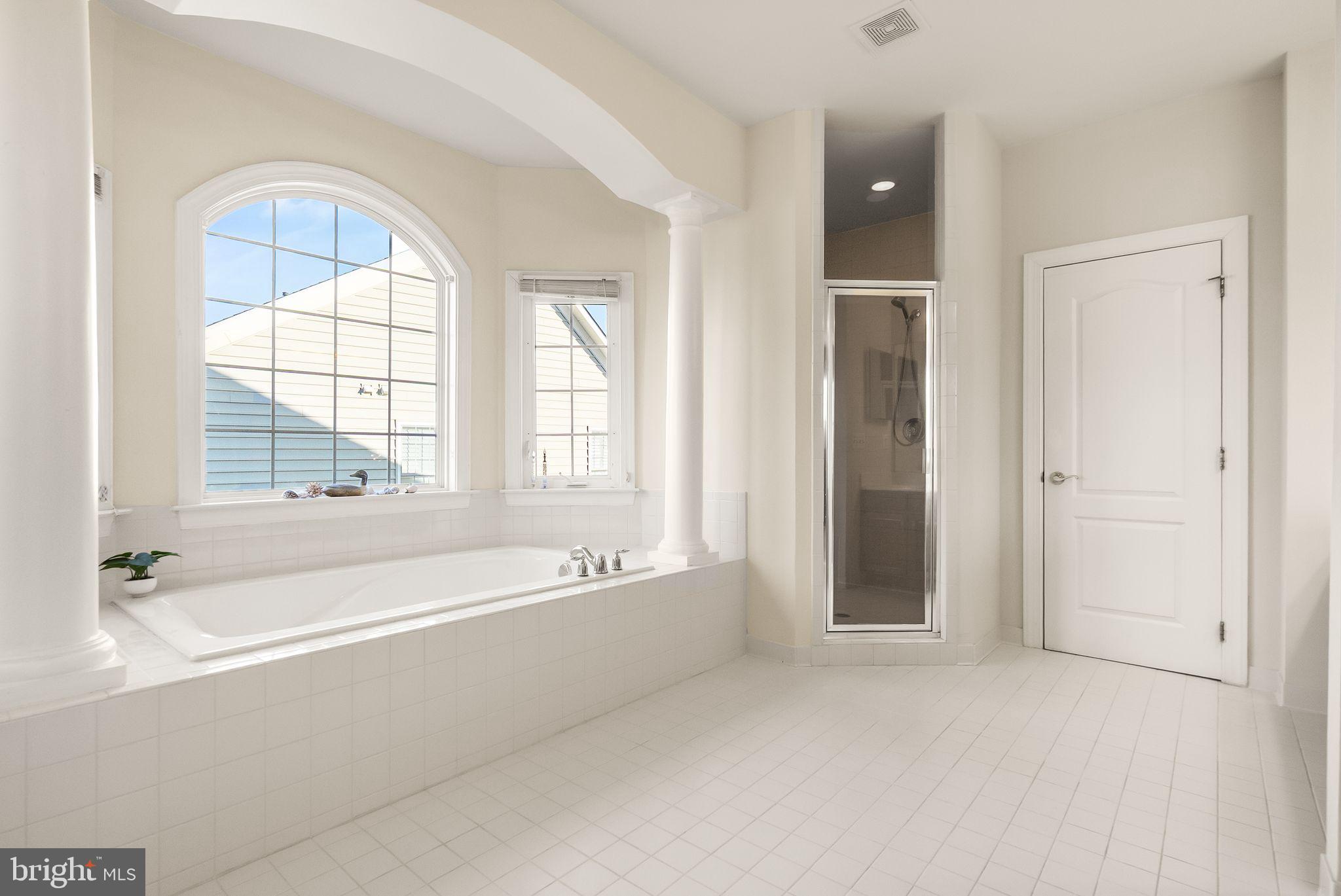 LANSDOWNE ON THE POTOMAC - Residential