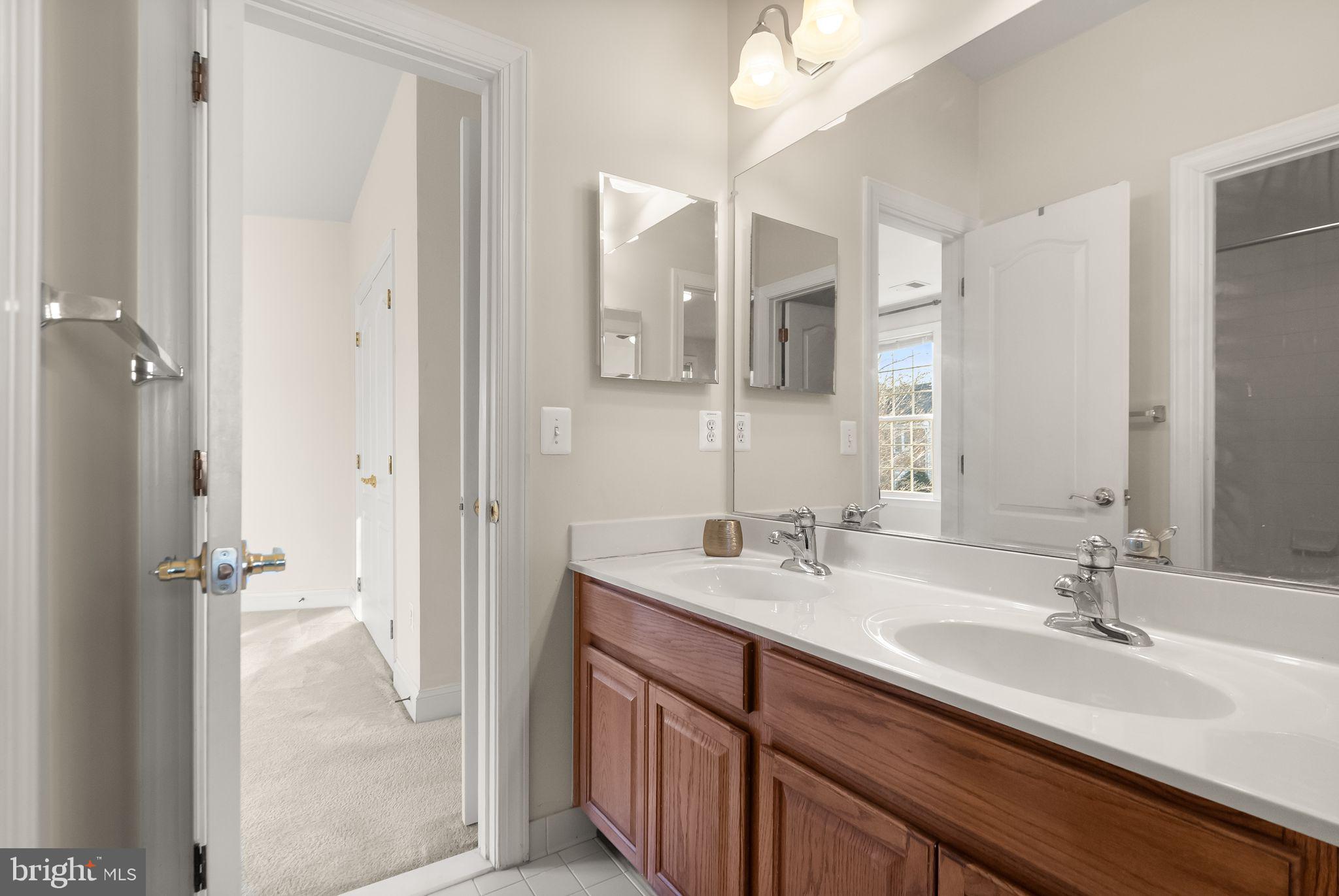 LANSDOWNE ON THE POTOMAC - Residential