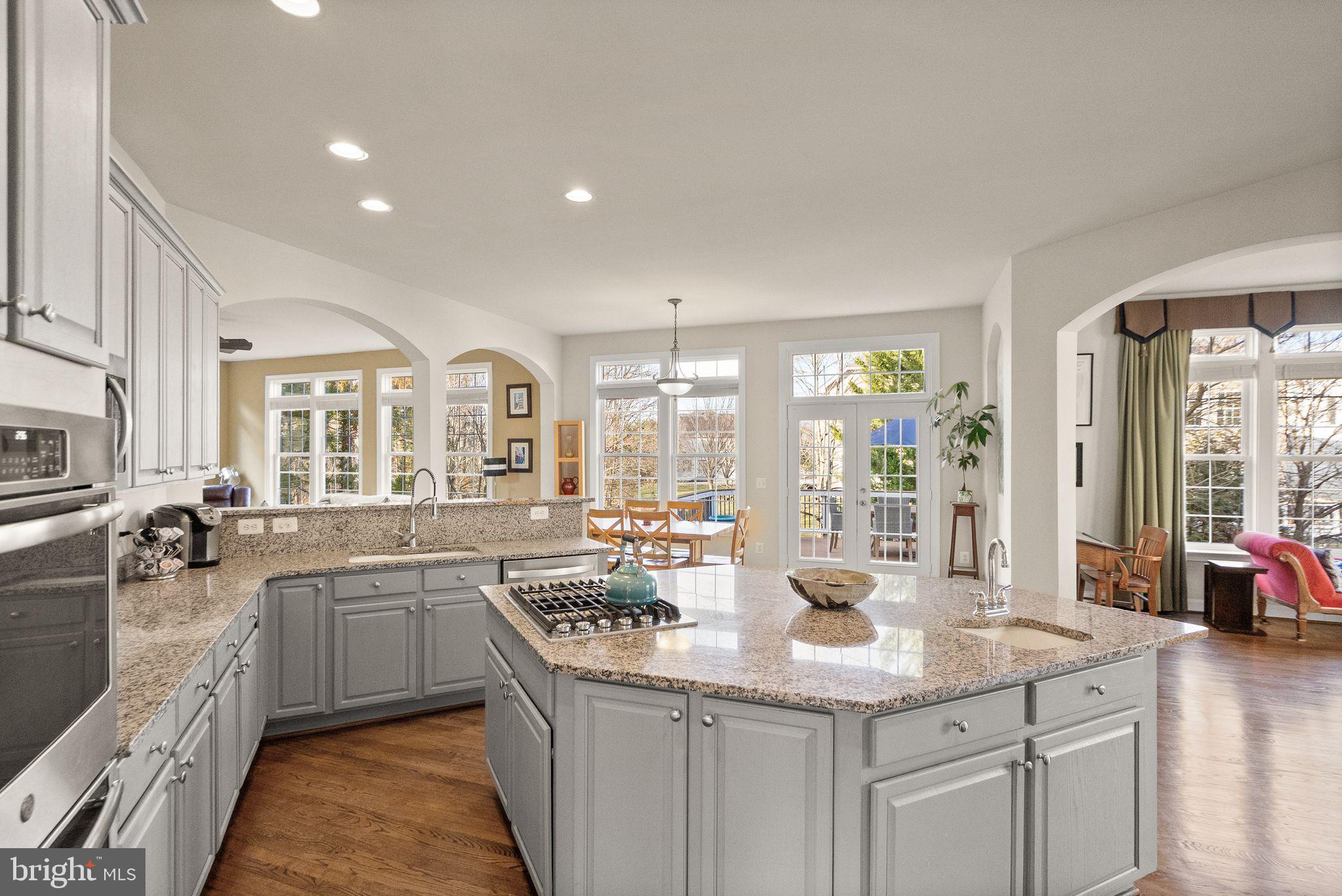 LANSDOWNE ON THE POTOMAC - Residential