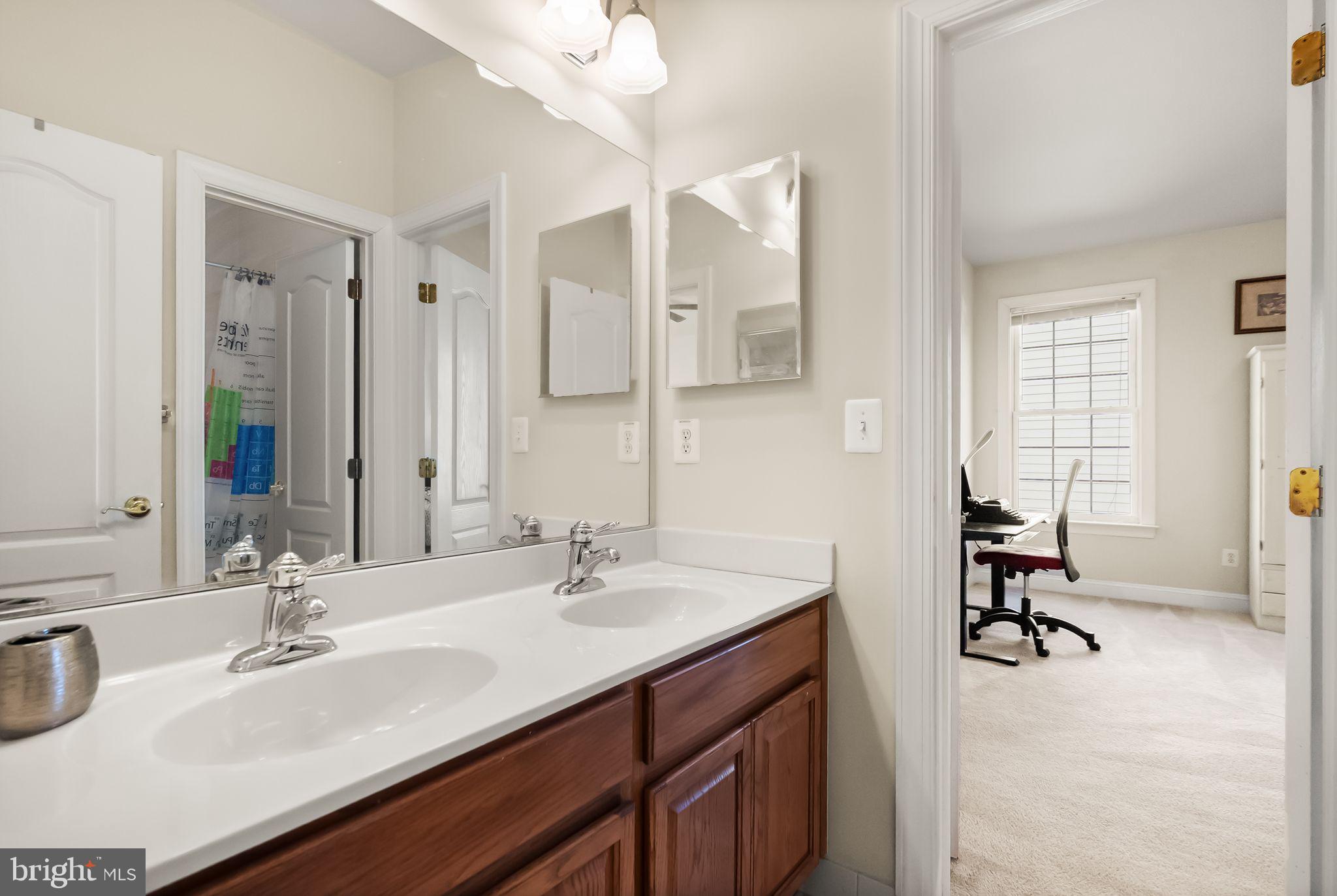 LANSDOWNE ON THE POTOMAC - Residential