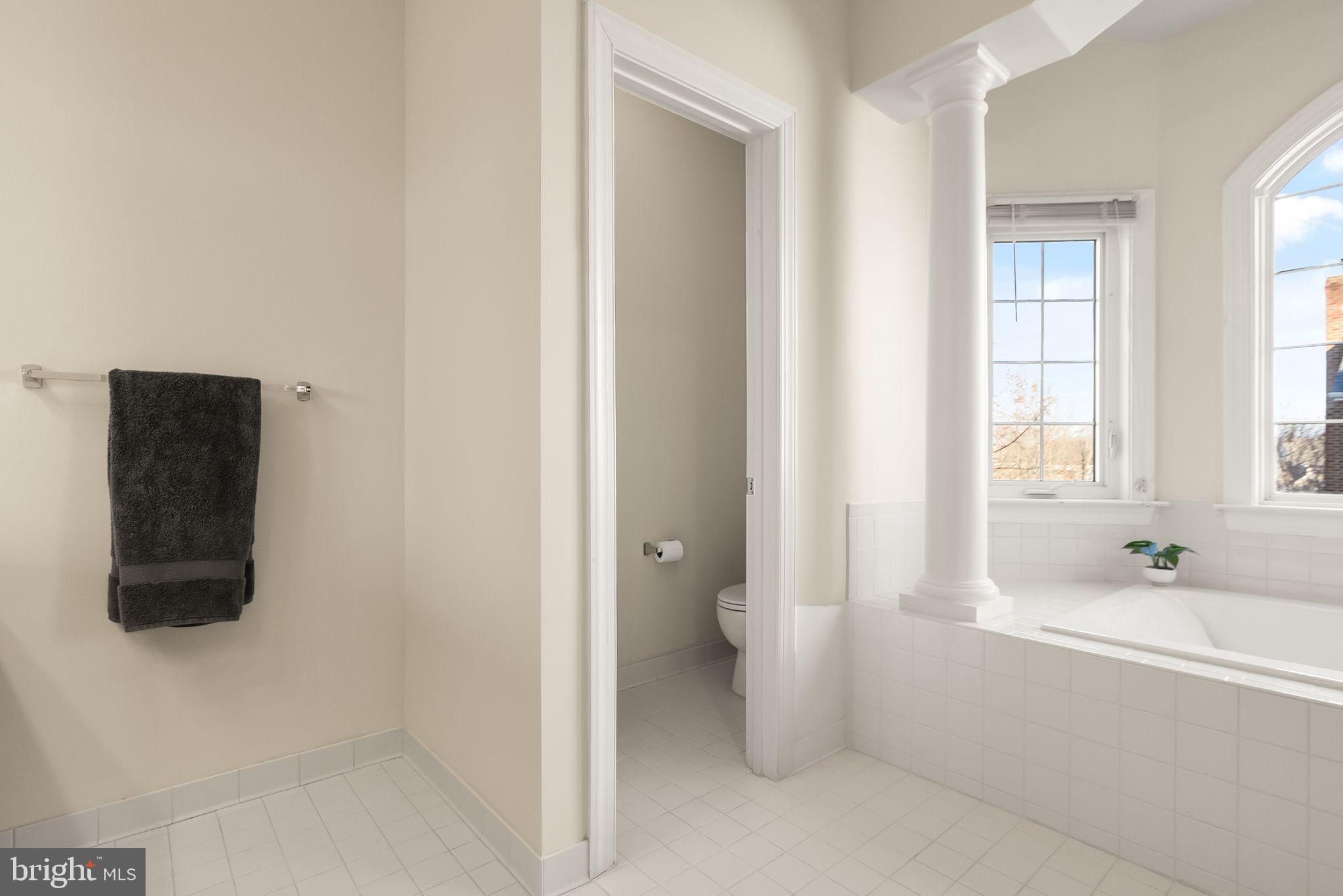 LANSDOWNE ON THE POTOMAC - Residential