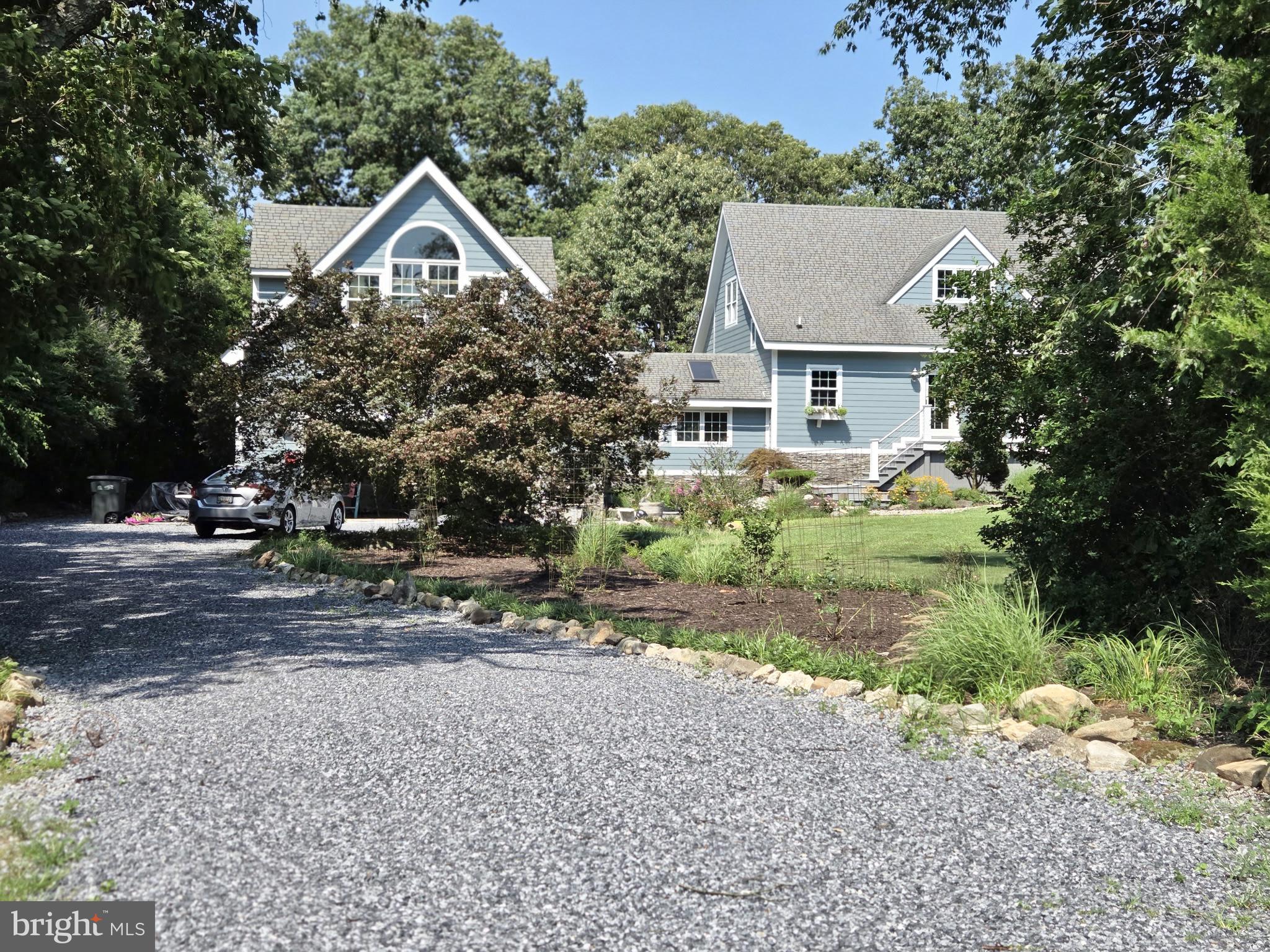 492 PEAR TREE POINT ROAD