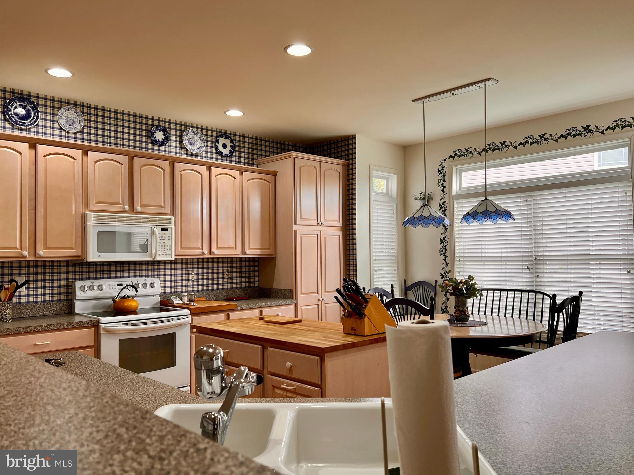 LOCUST HILL - Residential