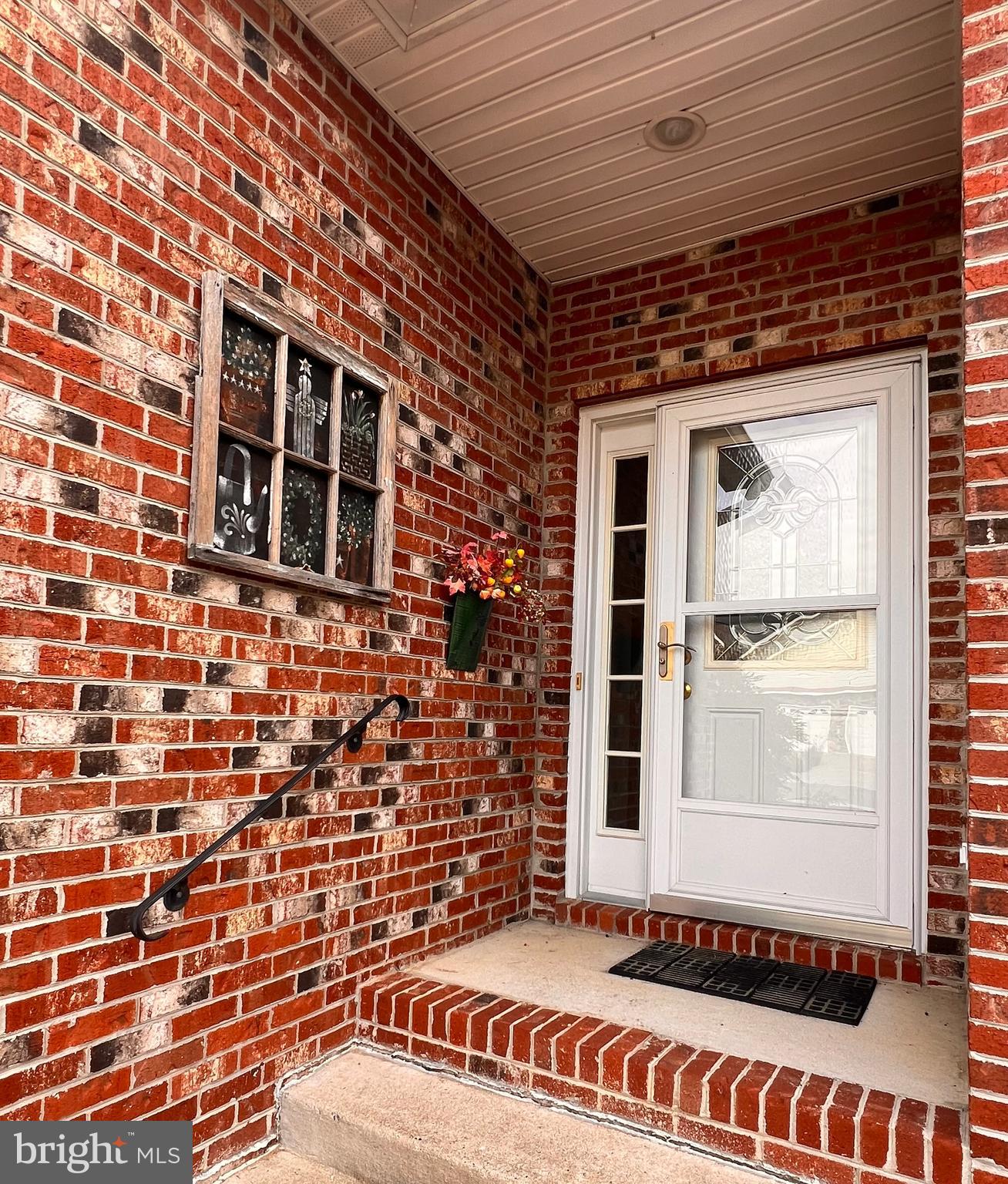 LOCUST HILL - Residential