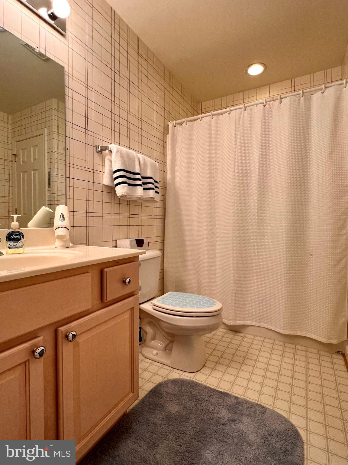 LOCUST HILL - Residential