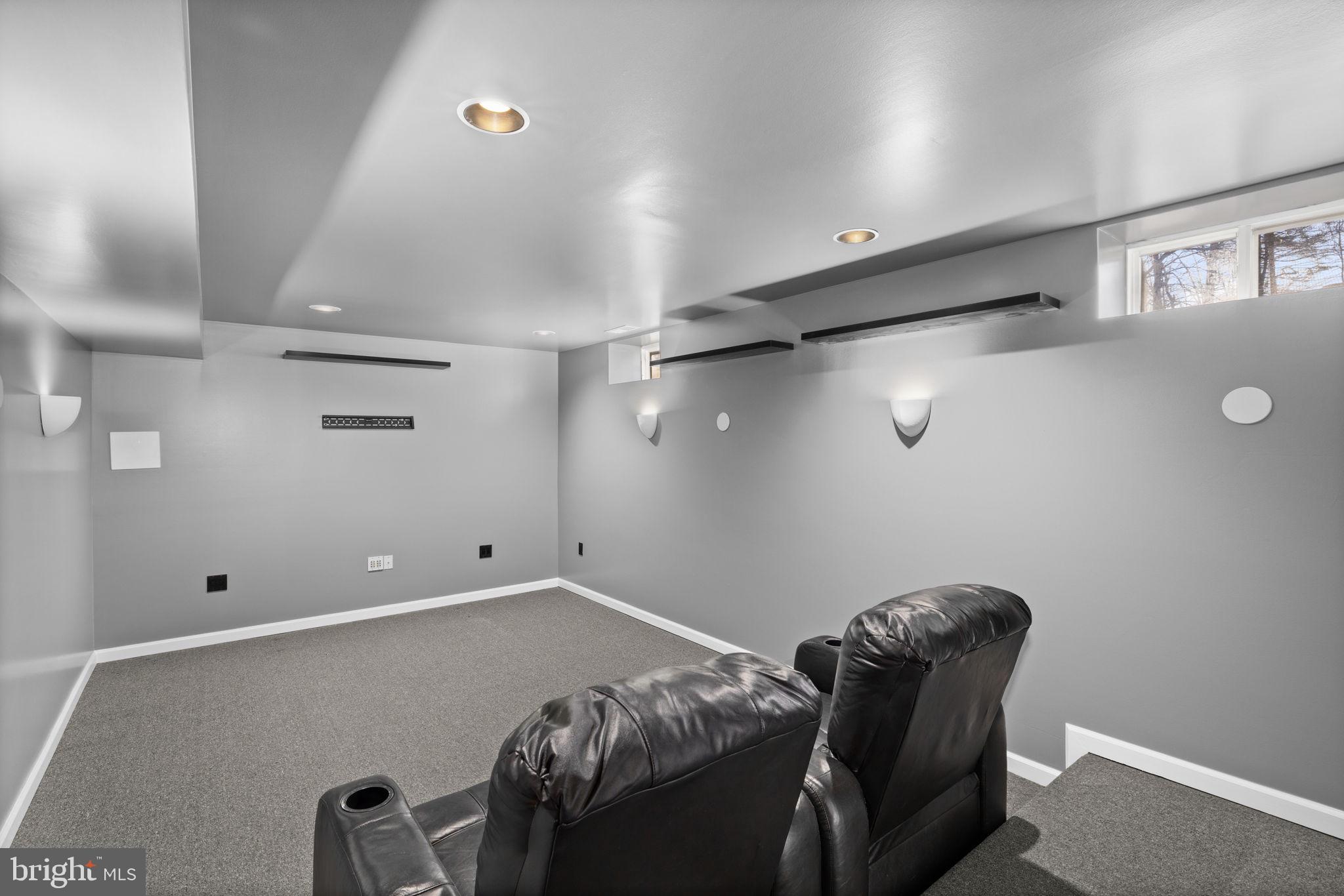 PRESIDENTIAL LAKES - Residential