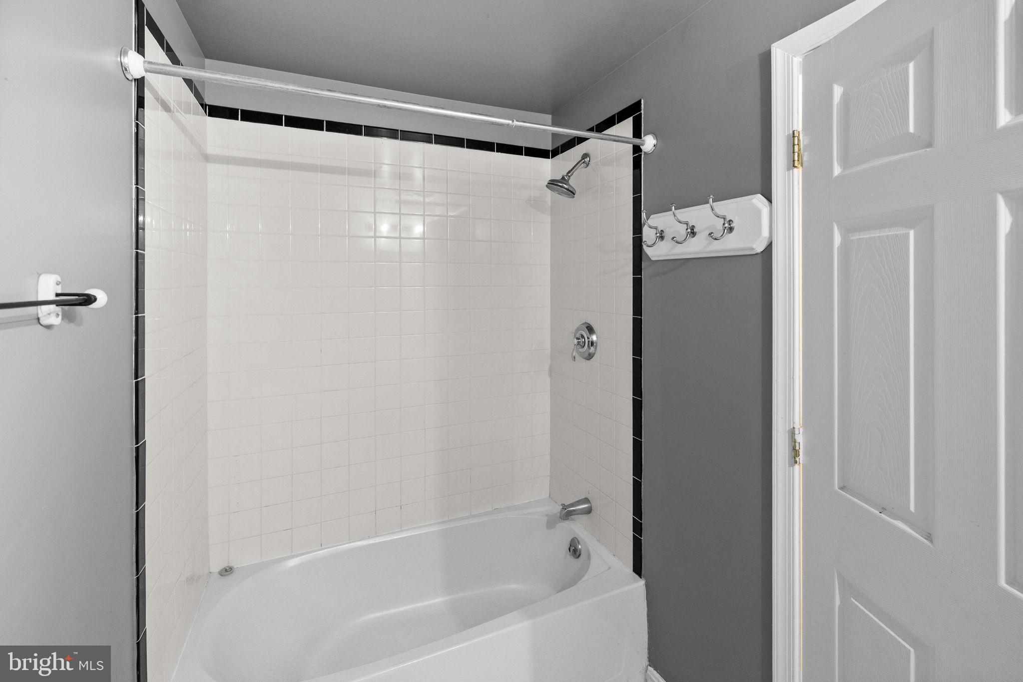 PRESIDENTIAL LAKES - Residential