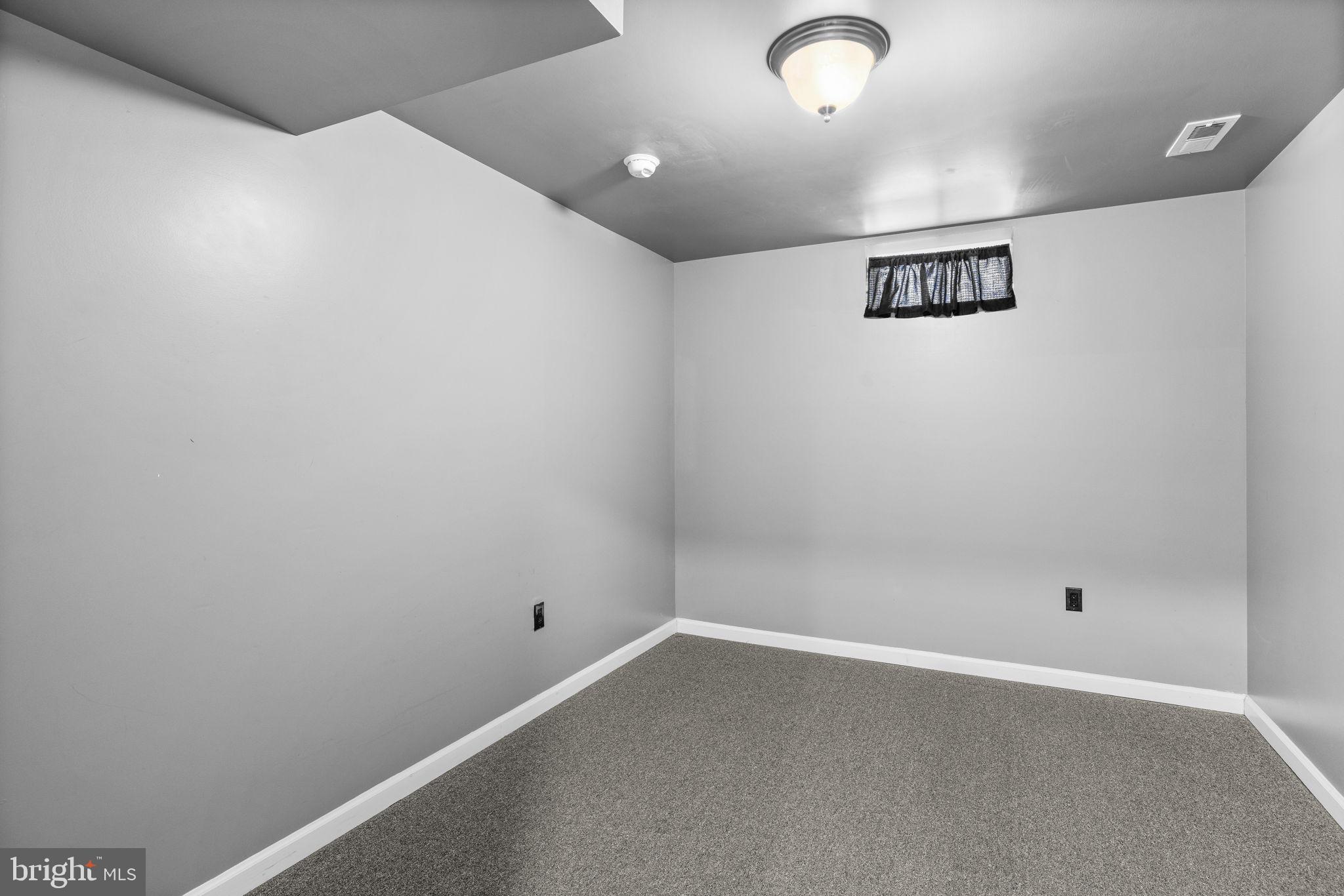 PRESIDENTIAL LAKES - Residential