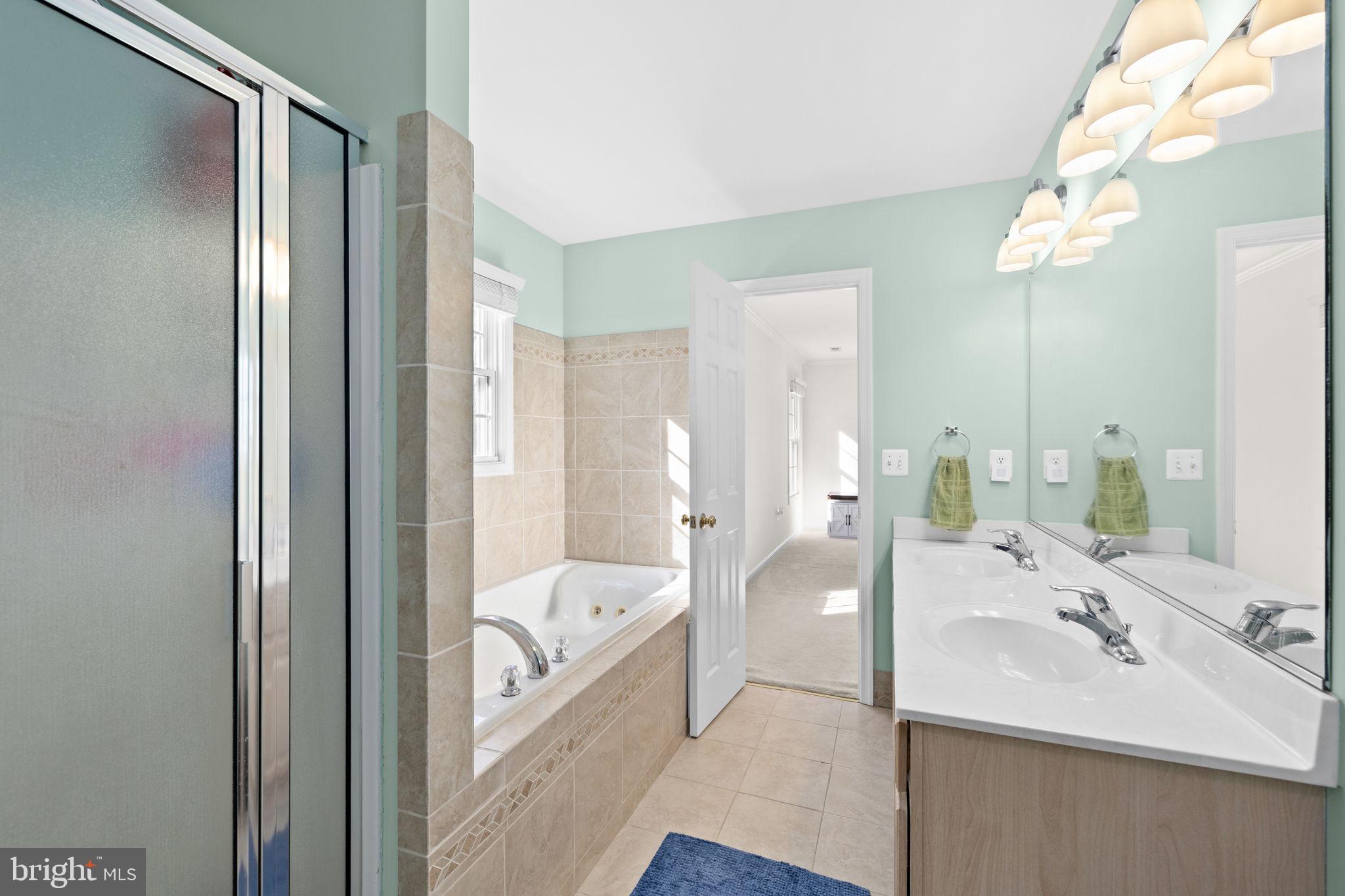 PRESIDENTIAL LAKES - Residential