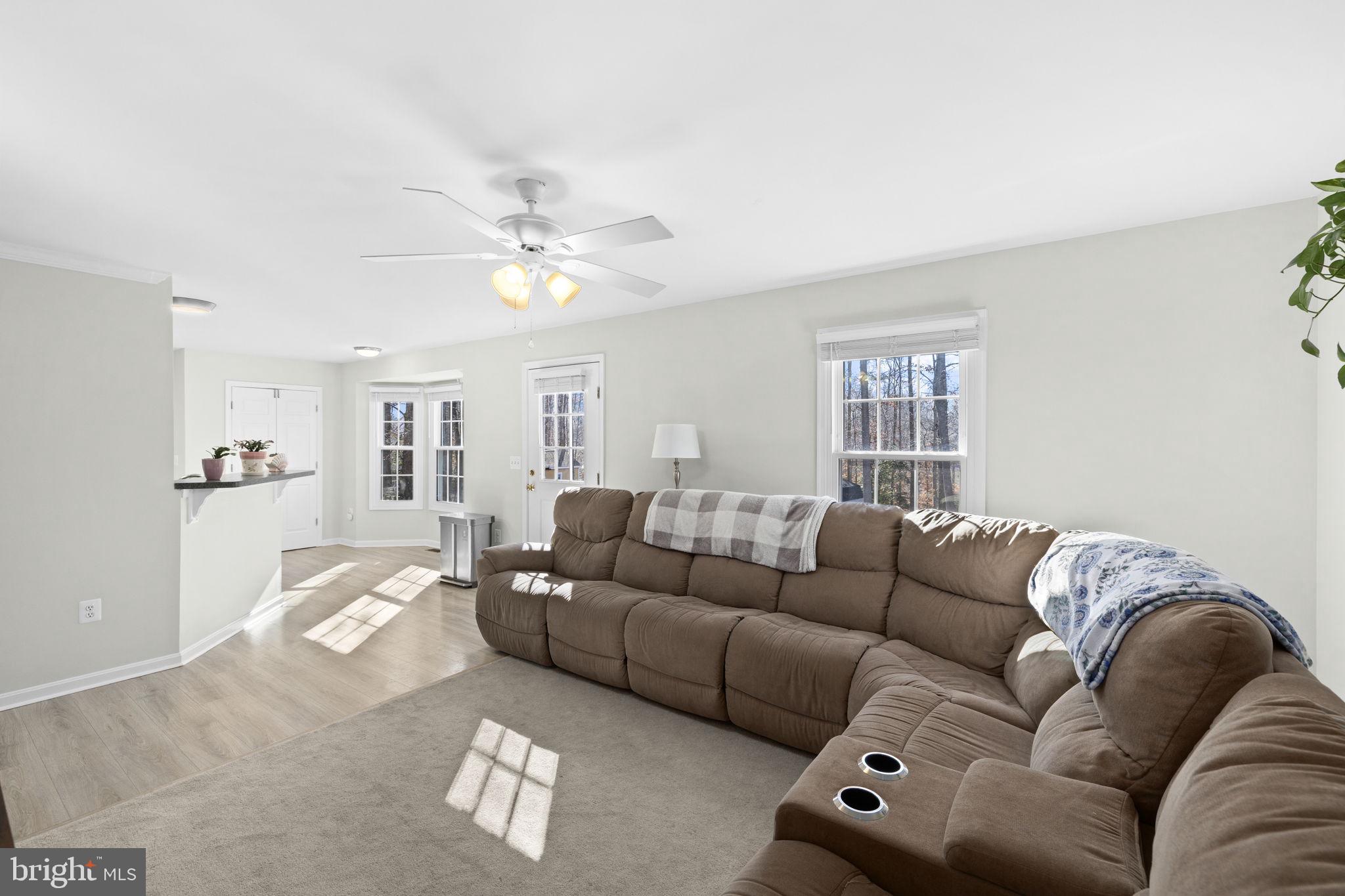 PRESIDENTIAL LAKES - Residential