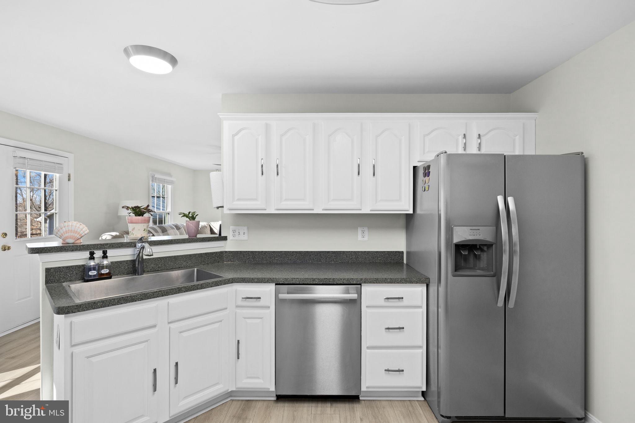 PRESIDENTIAL LAKES - Residential