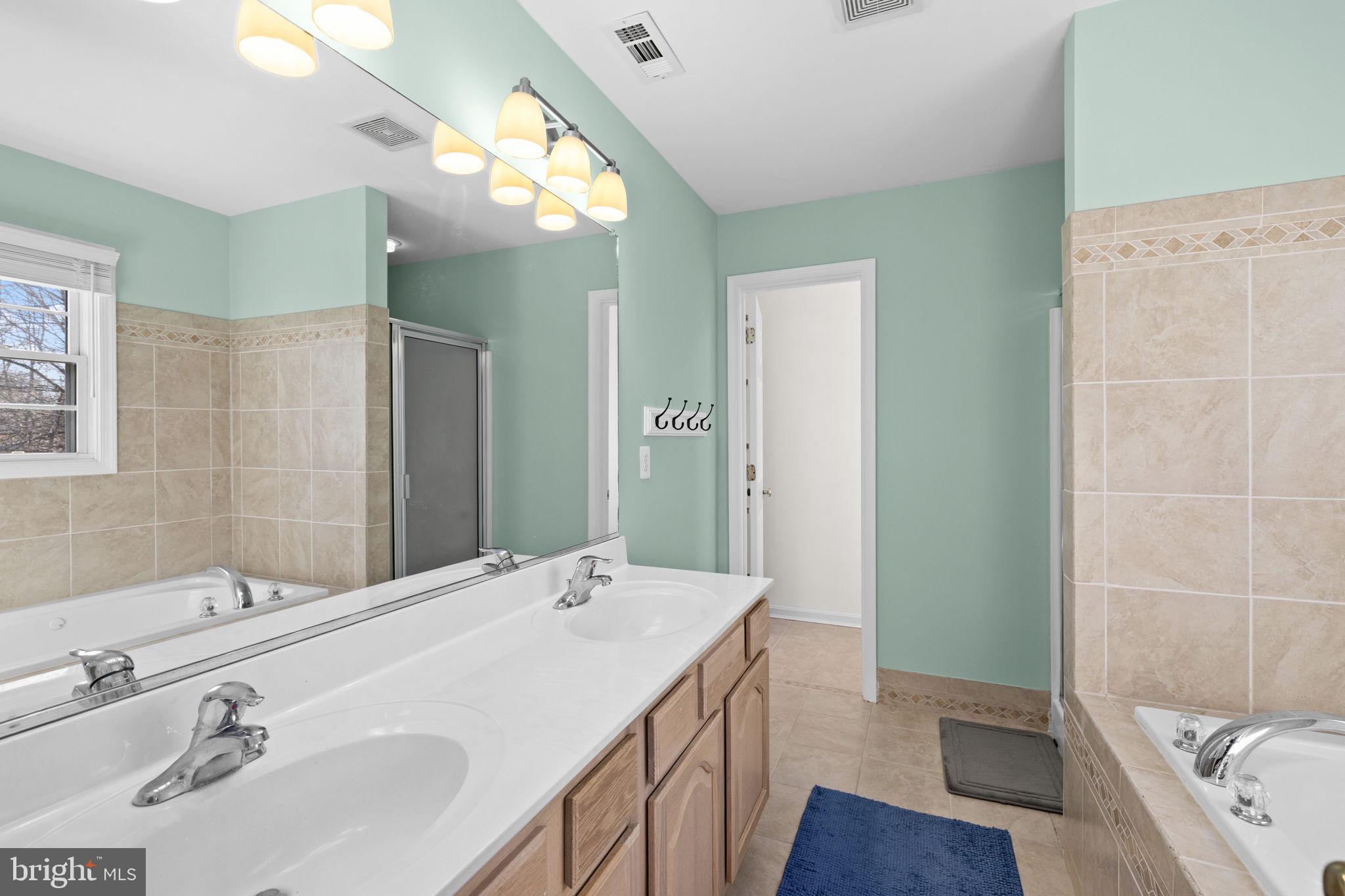 PRESIDENTIAL LAKES - Residential