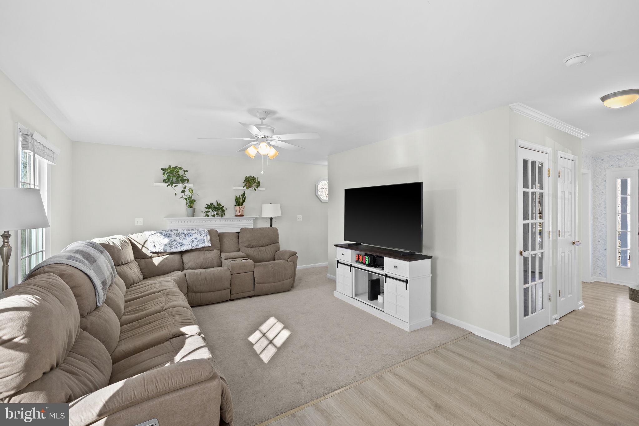 PRESIDENTIAL LAKES - Residential