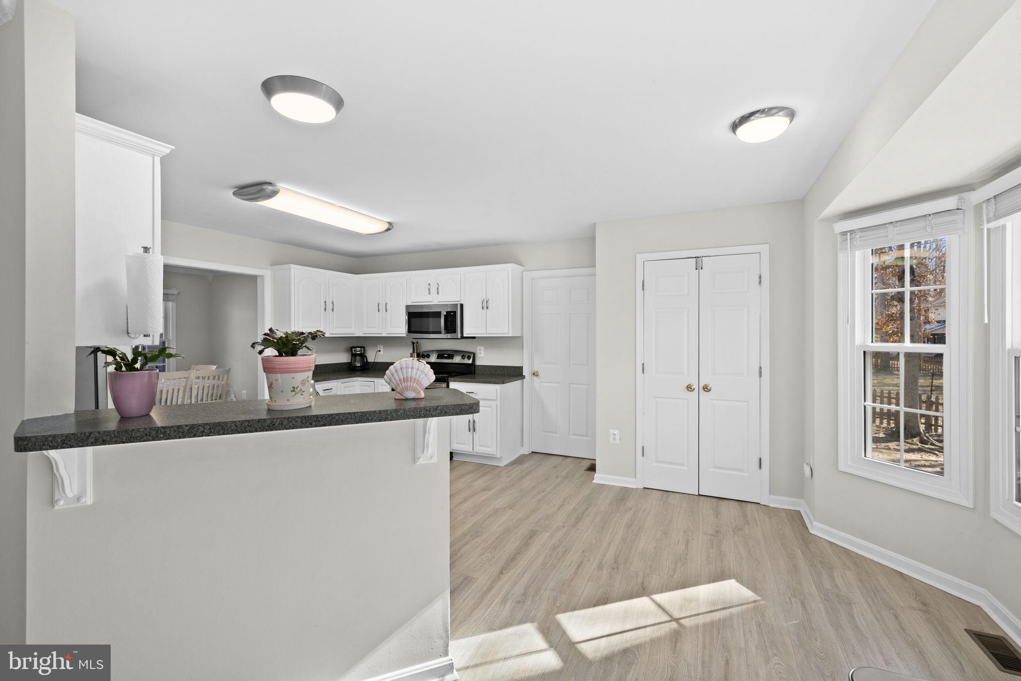 PRESIDENTIAL LAKES - Residential