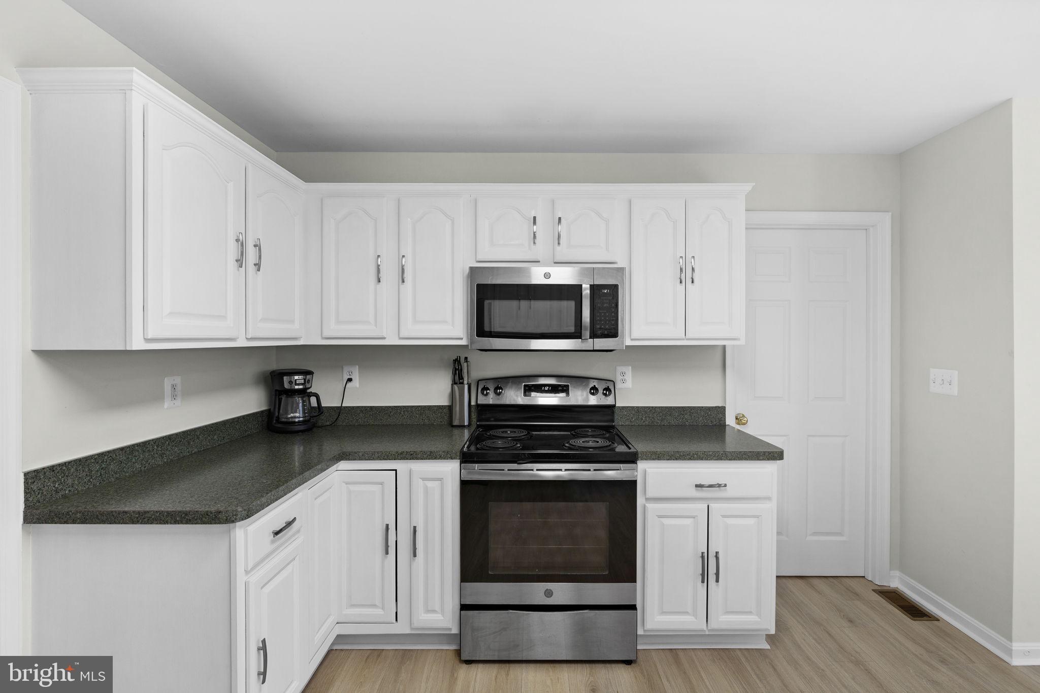 PRESIDENTIAL LAKES - Residential