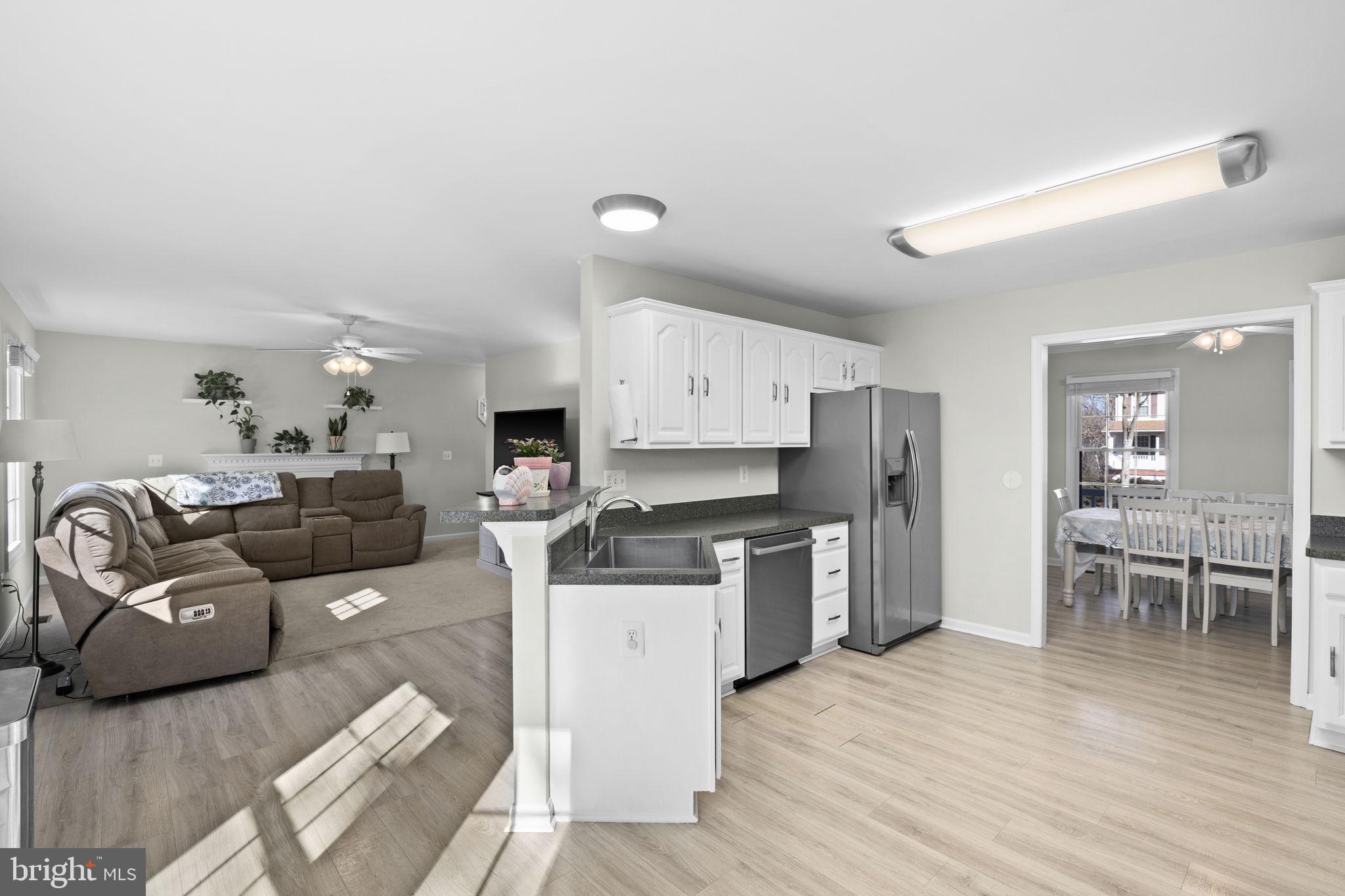 PRESIDENTIAL LAKES - Residential