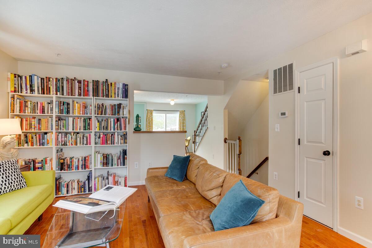 SEVEN OAKS - Residential