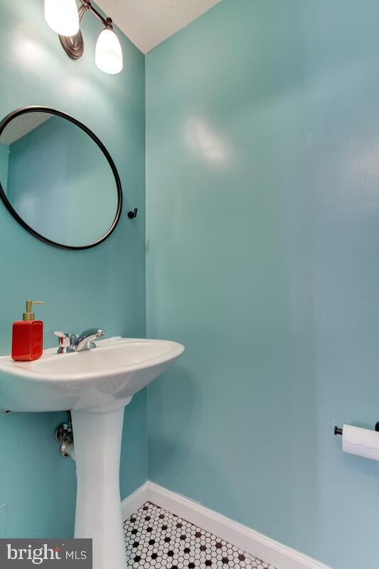 SEVEN OAKS - Residential