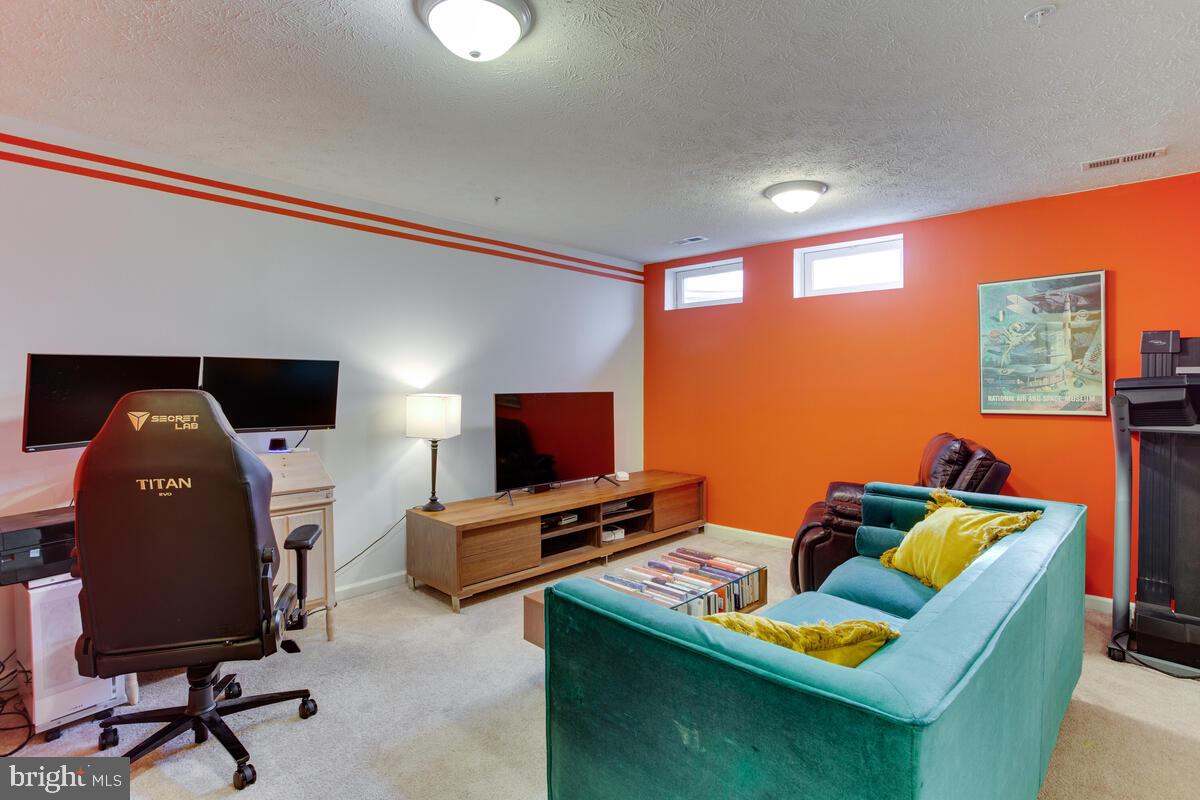 SEVEN OAKS - Residential